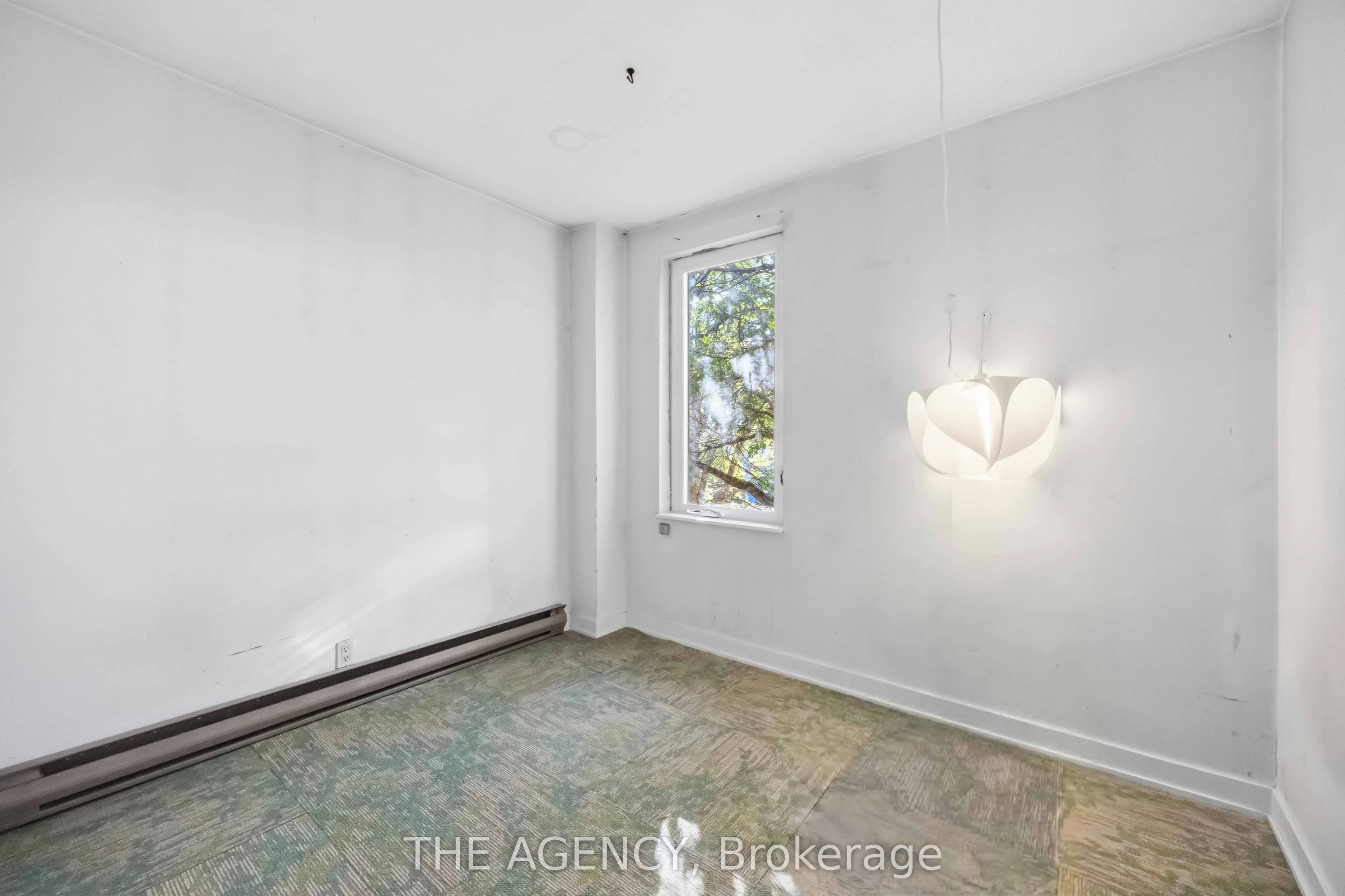 87 Niagara Street