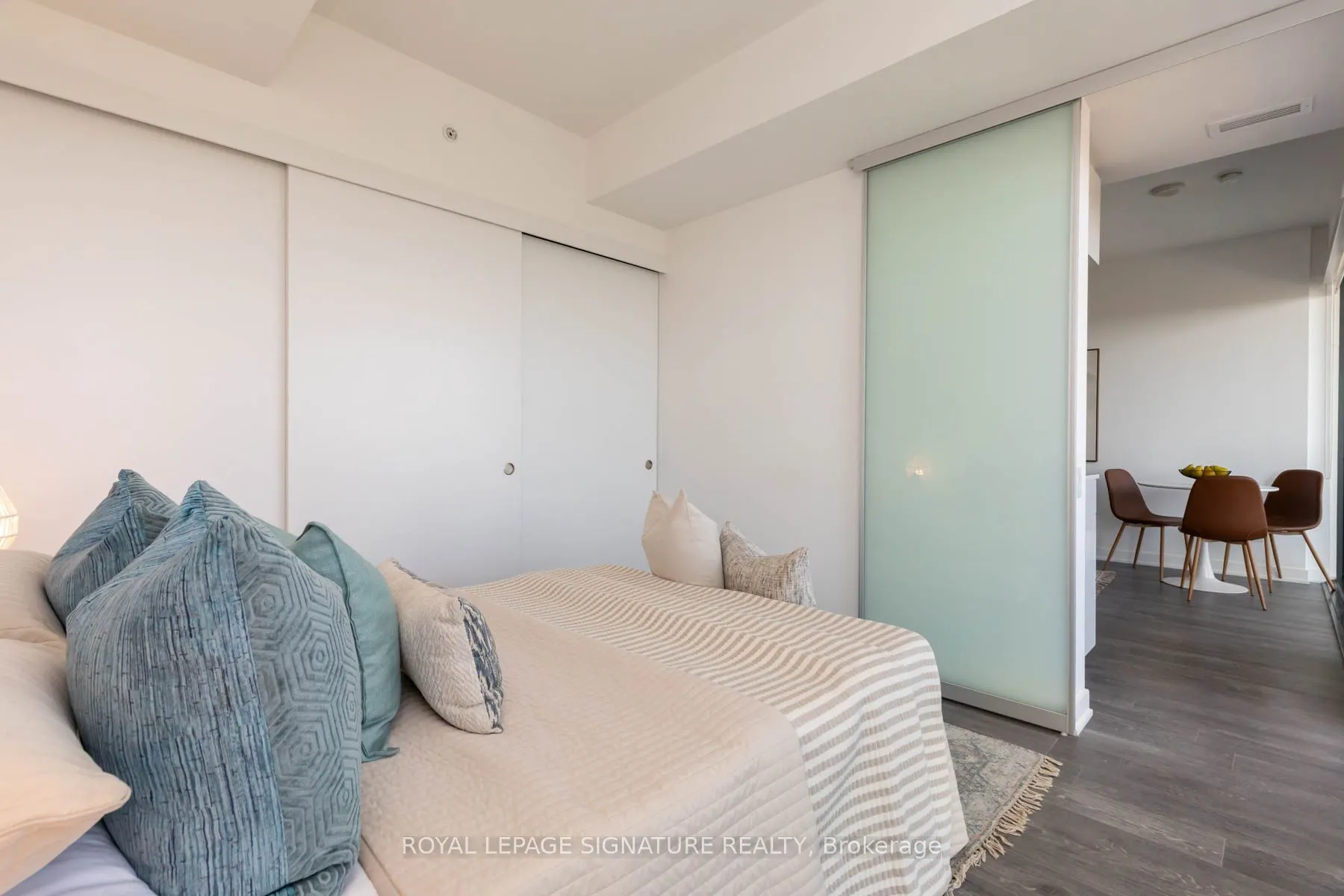 185 Roehampton Avenue #2805
