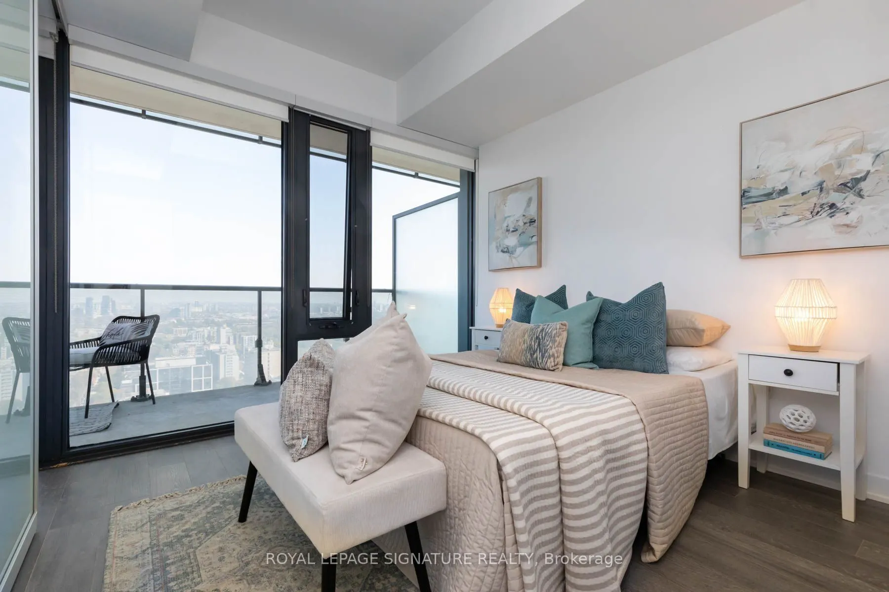 185 Roehampton Avenue #2805
