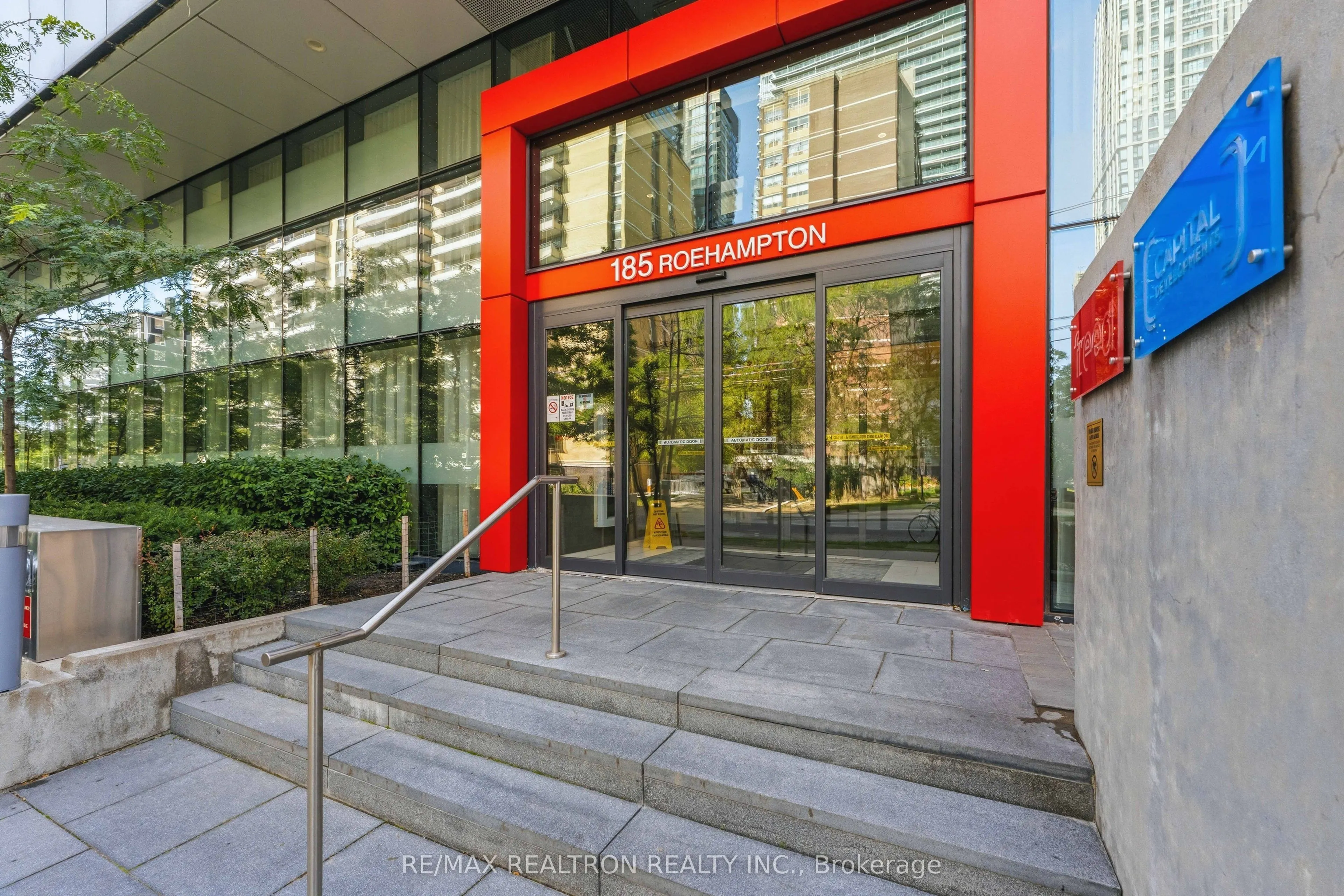 185 Roehampton Avenue #510