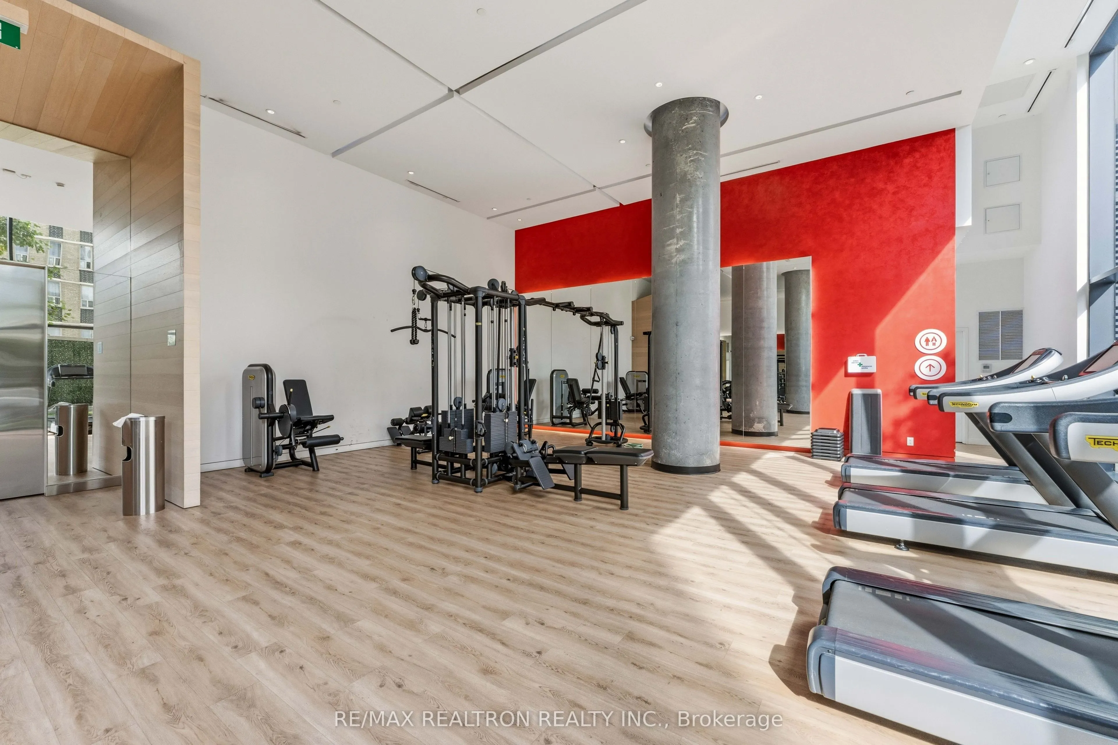 185 Roehampton Avenue #510