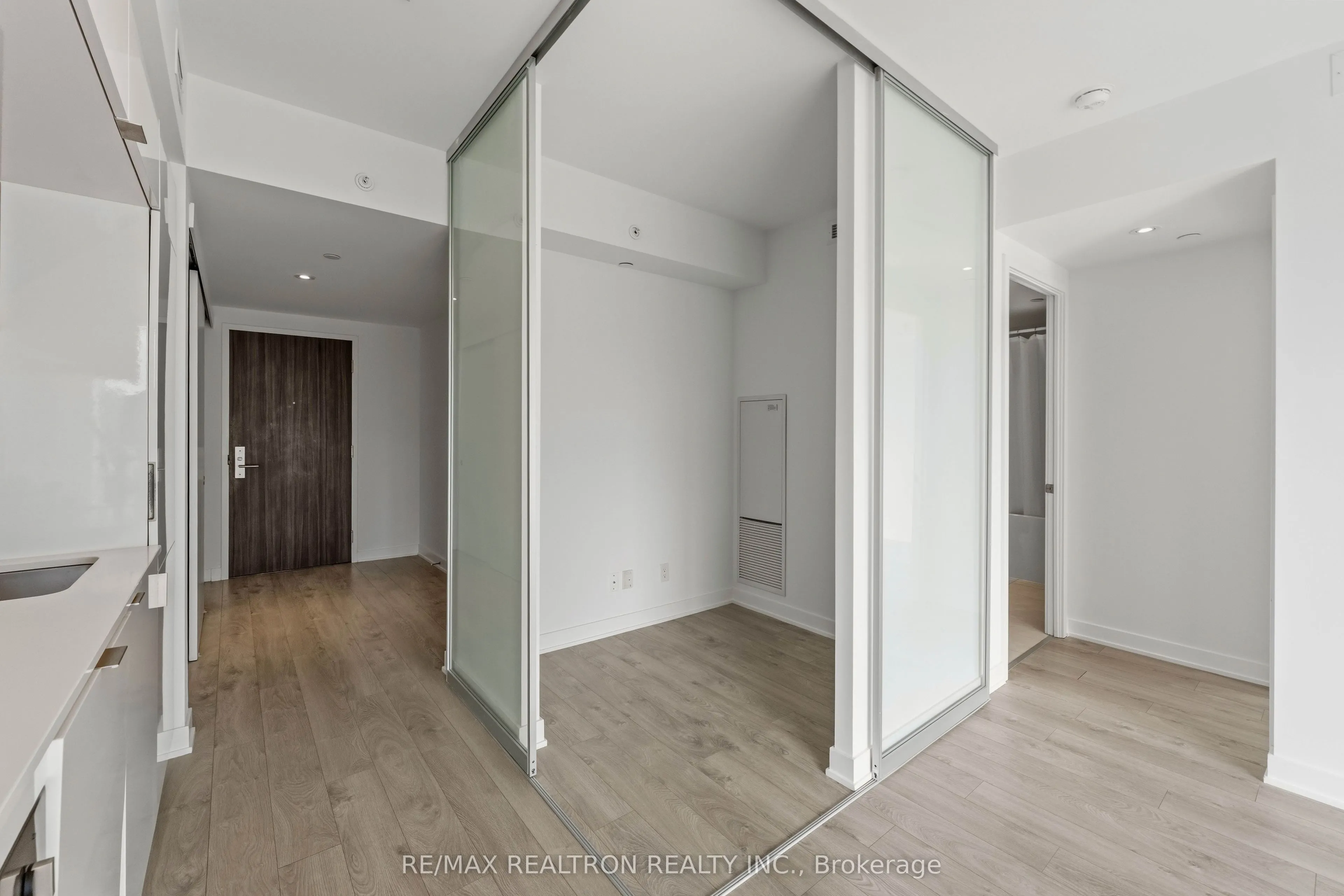 185 Roehampton Avenue #510