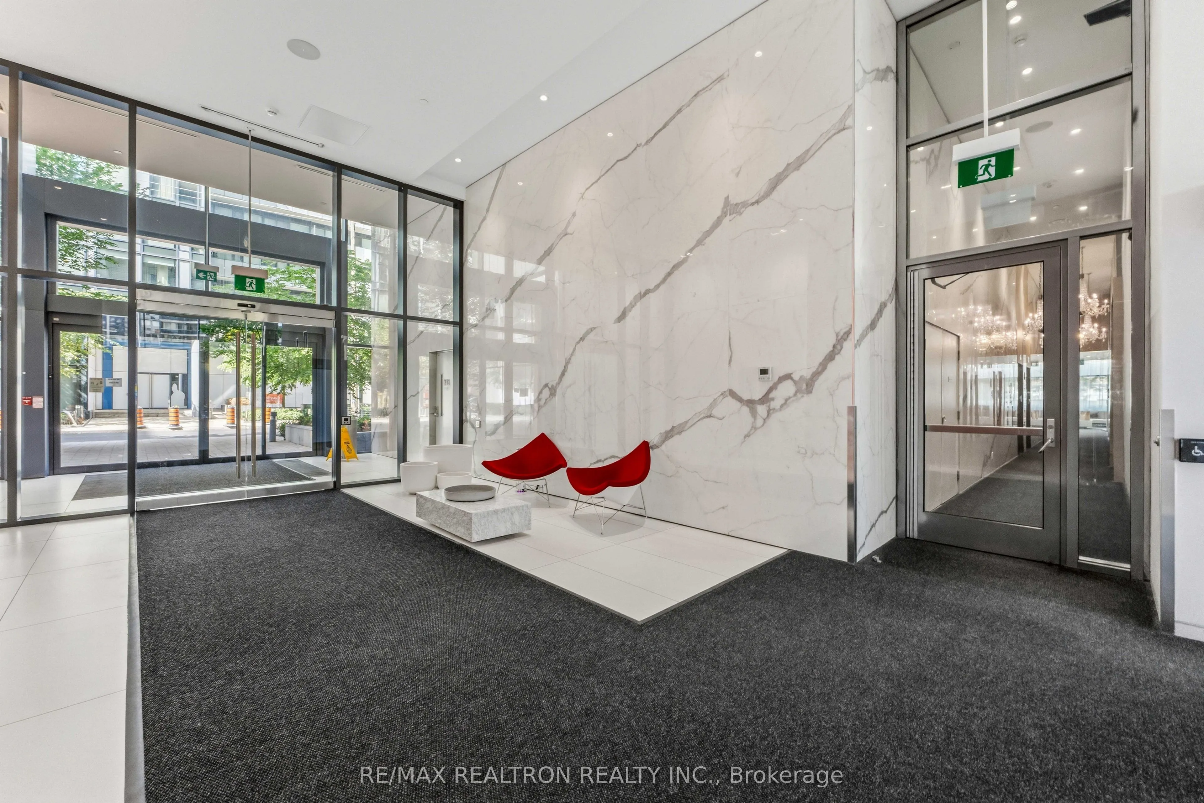 185 Roehampton Avenue #510