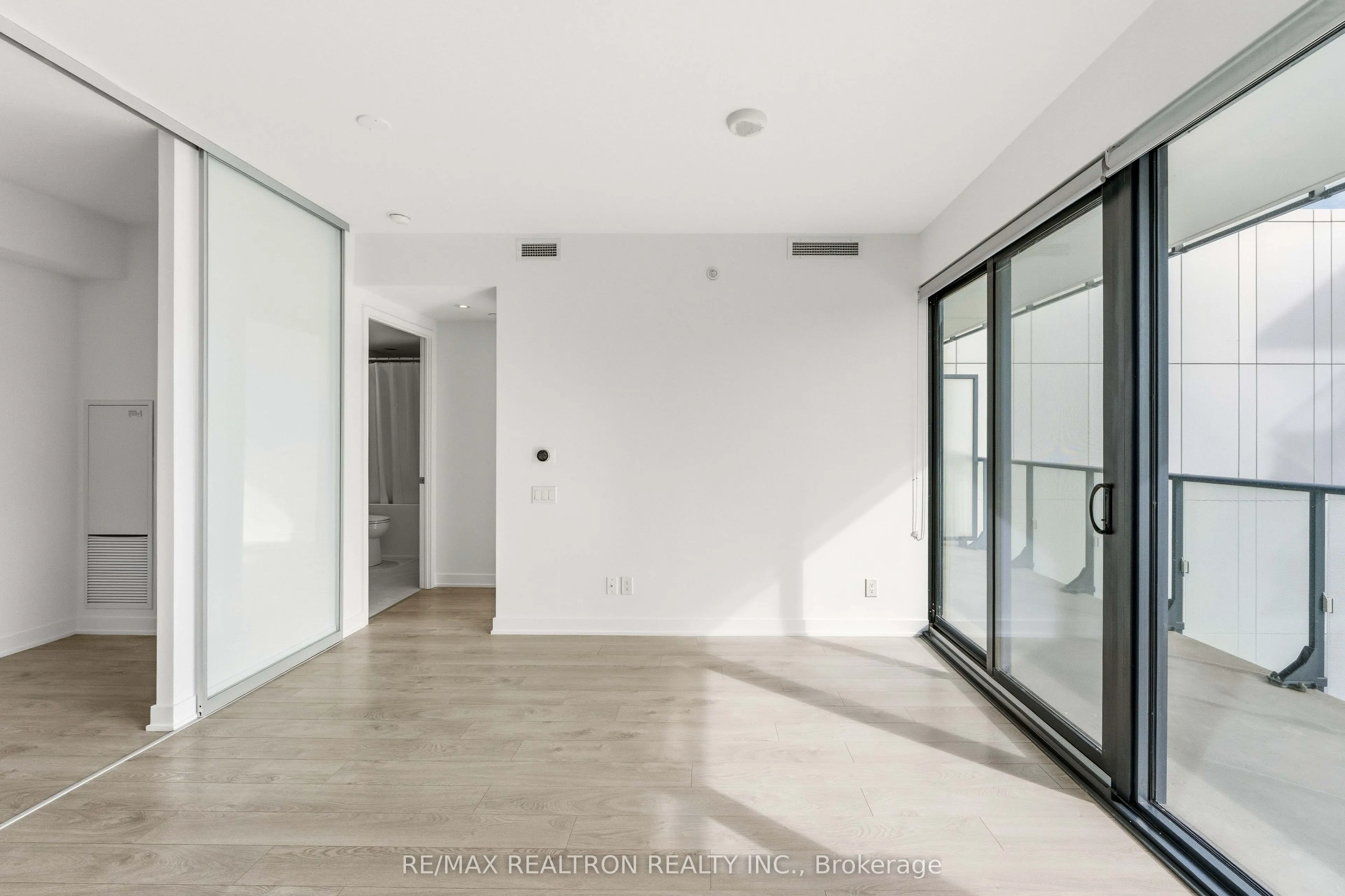185 Roehampton Avenue #510