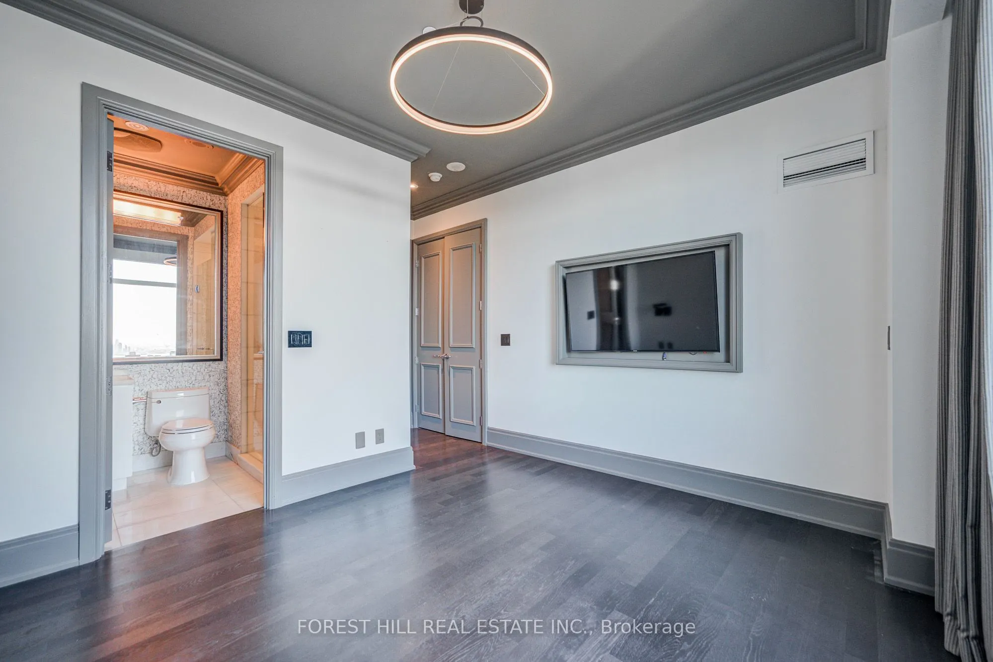 311 Bay Street #4805