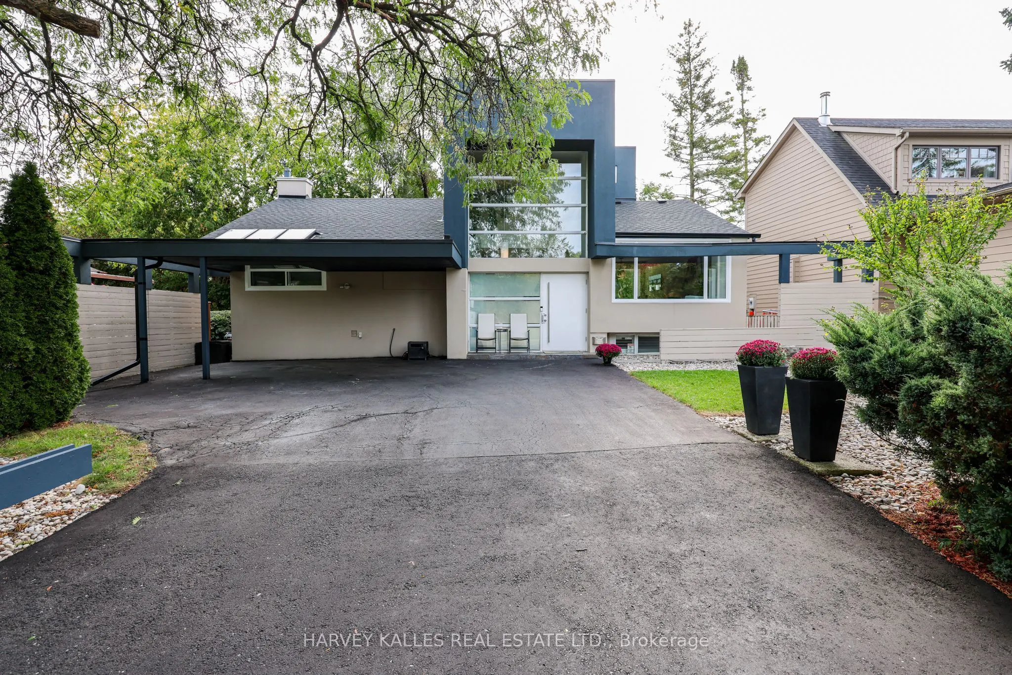 90 Berkinshaw Crescent