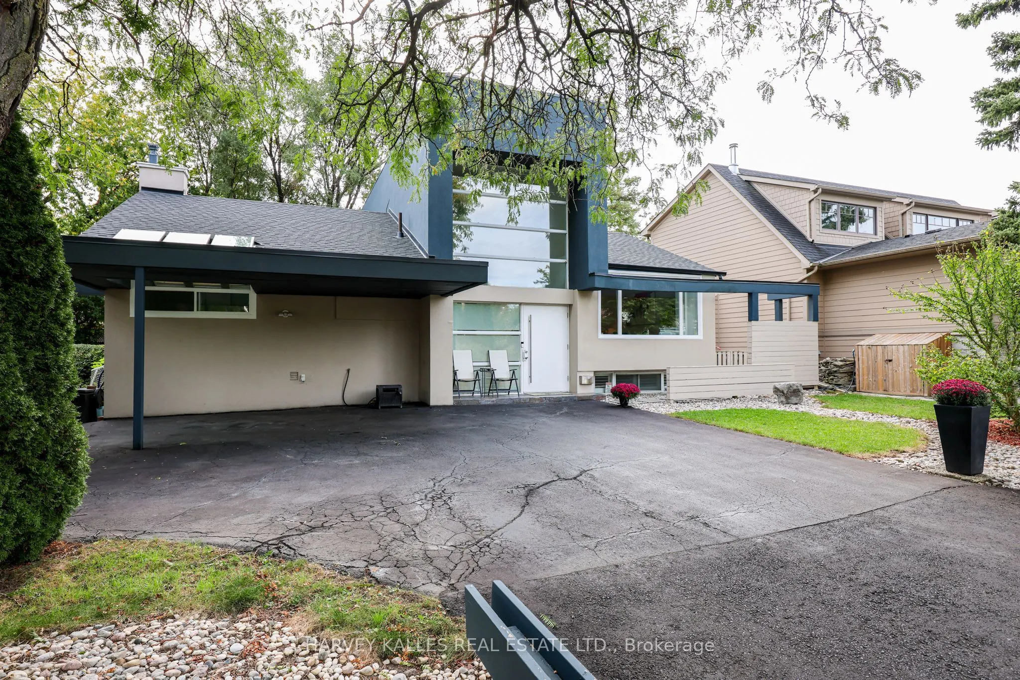 90 Berkinshaw Crescent