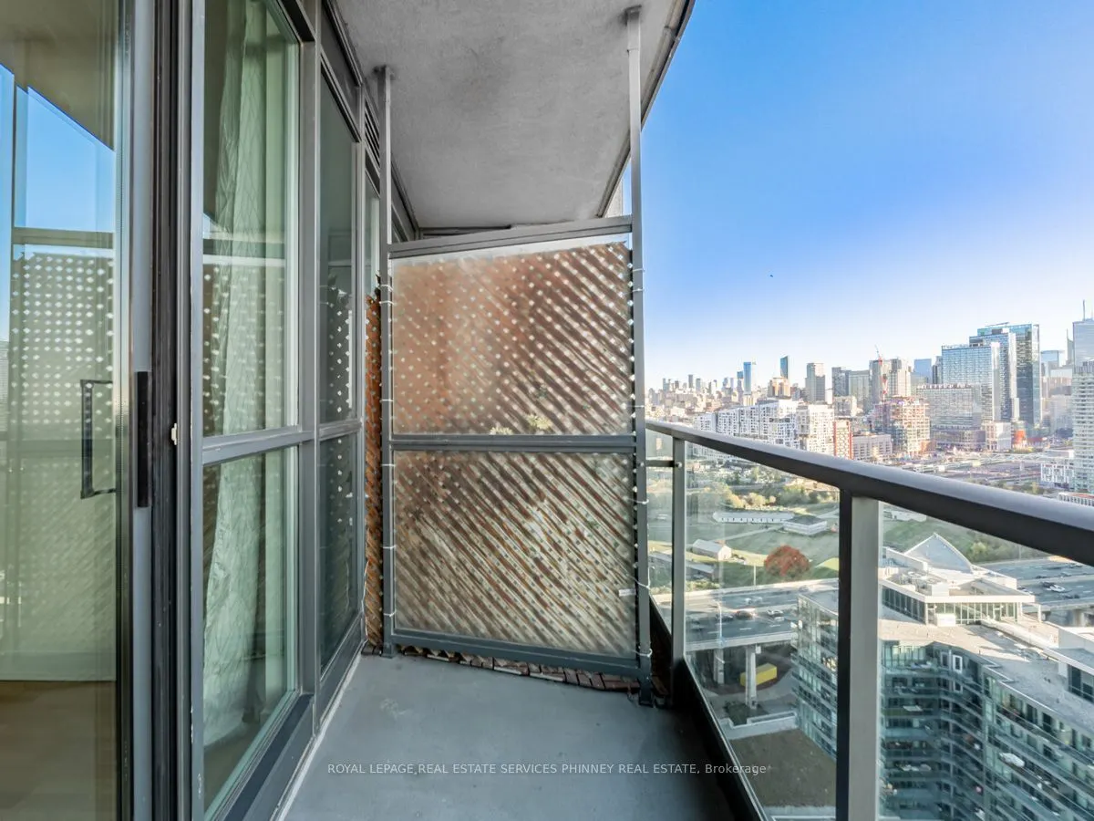 219 Fort York Boulevard #2806