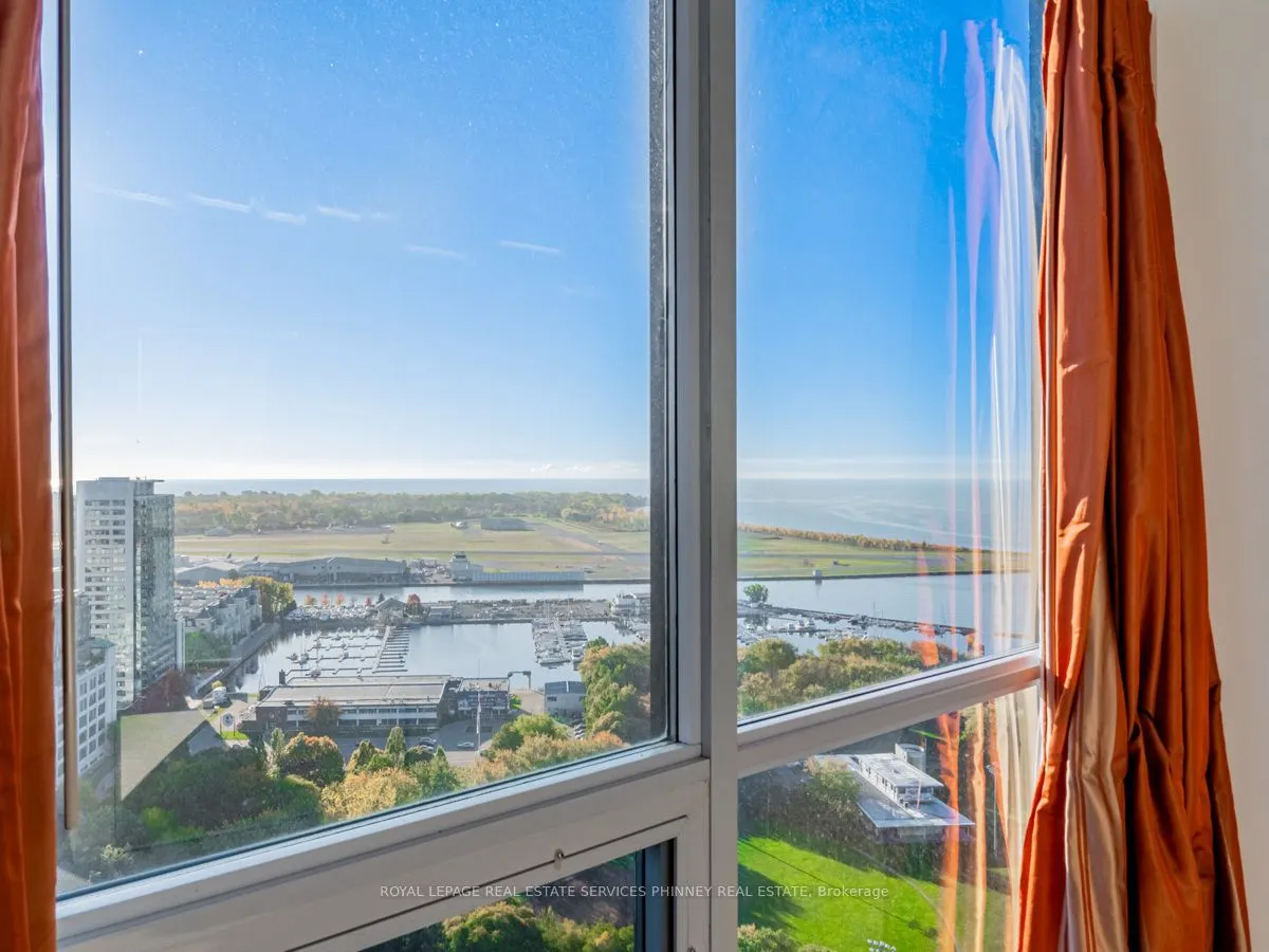 219 Fort York Boulevard #2806