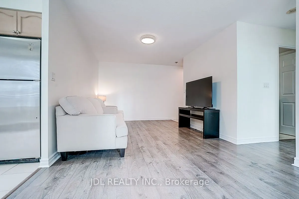23 Hollywood Avenue #1202