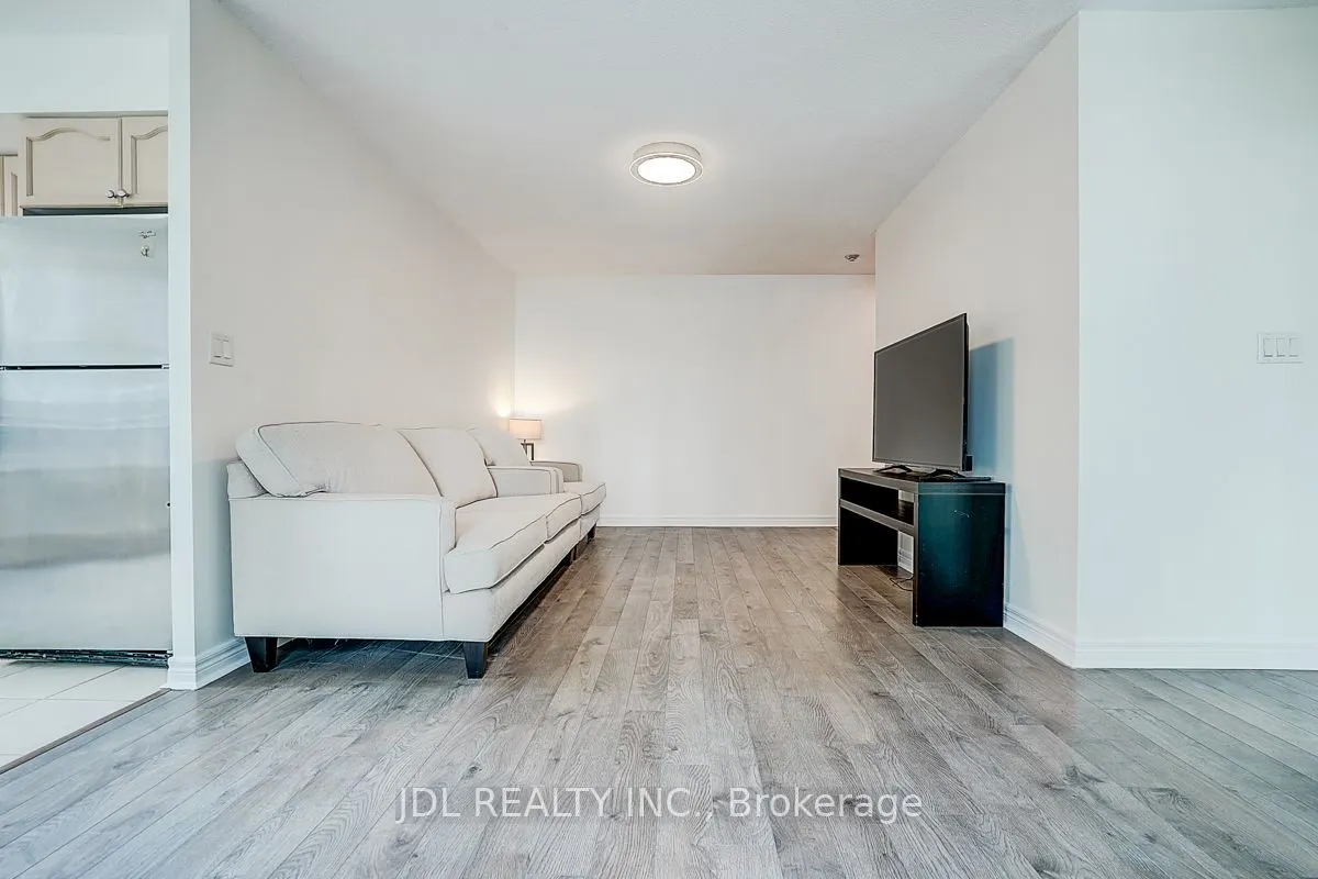 23 Hollywood Avenue #1202