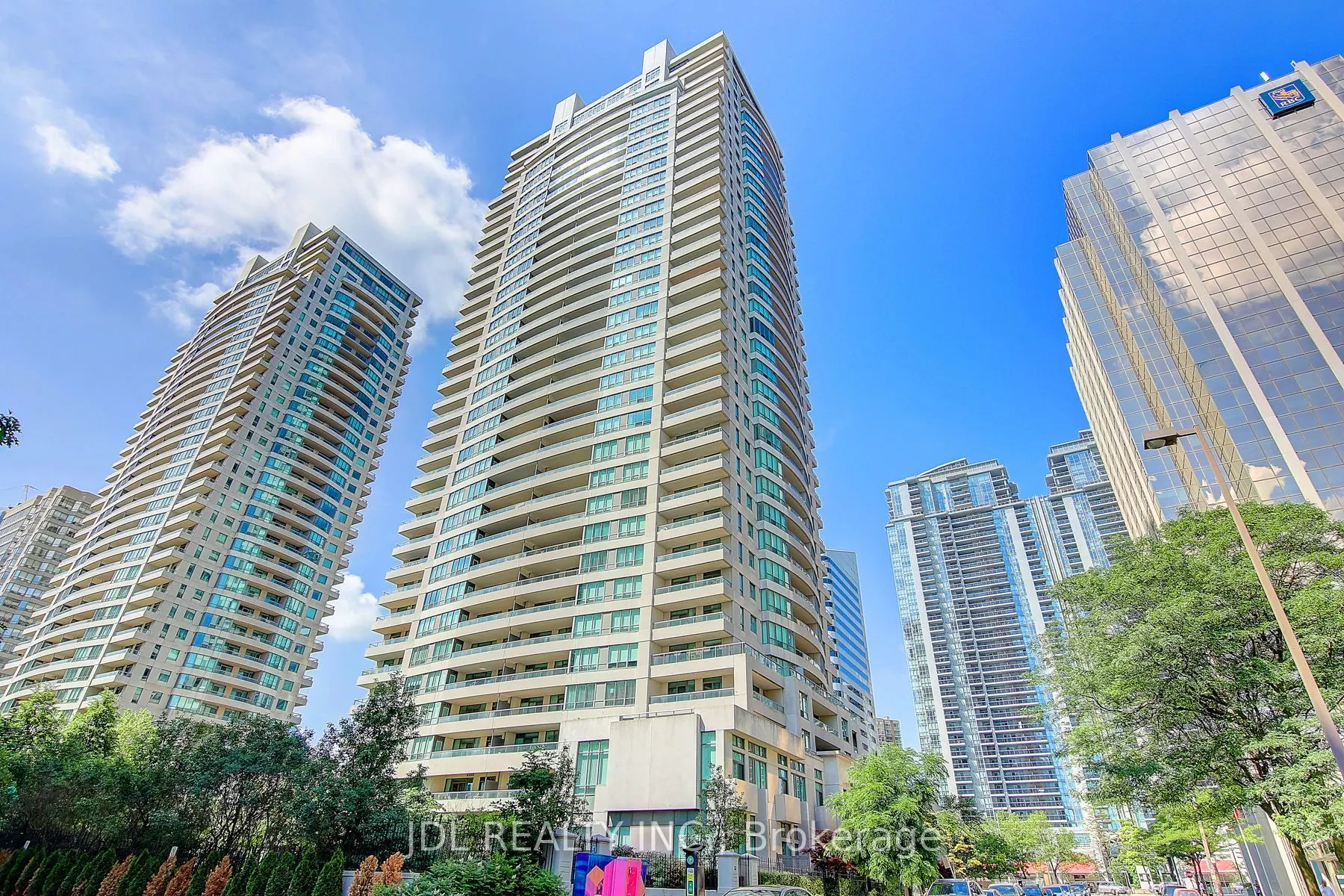 23 Hollywood Avenue #1202