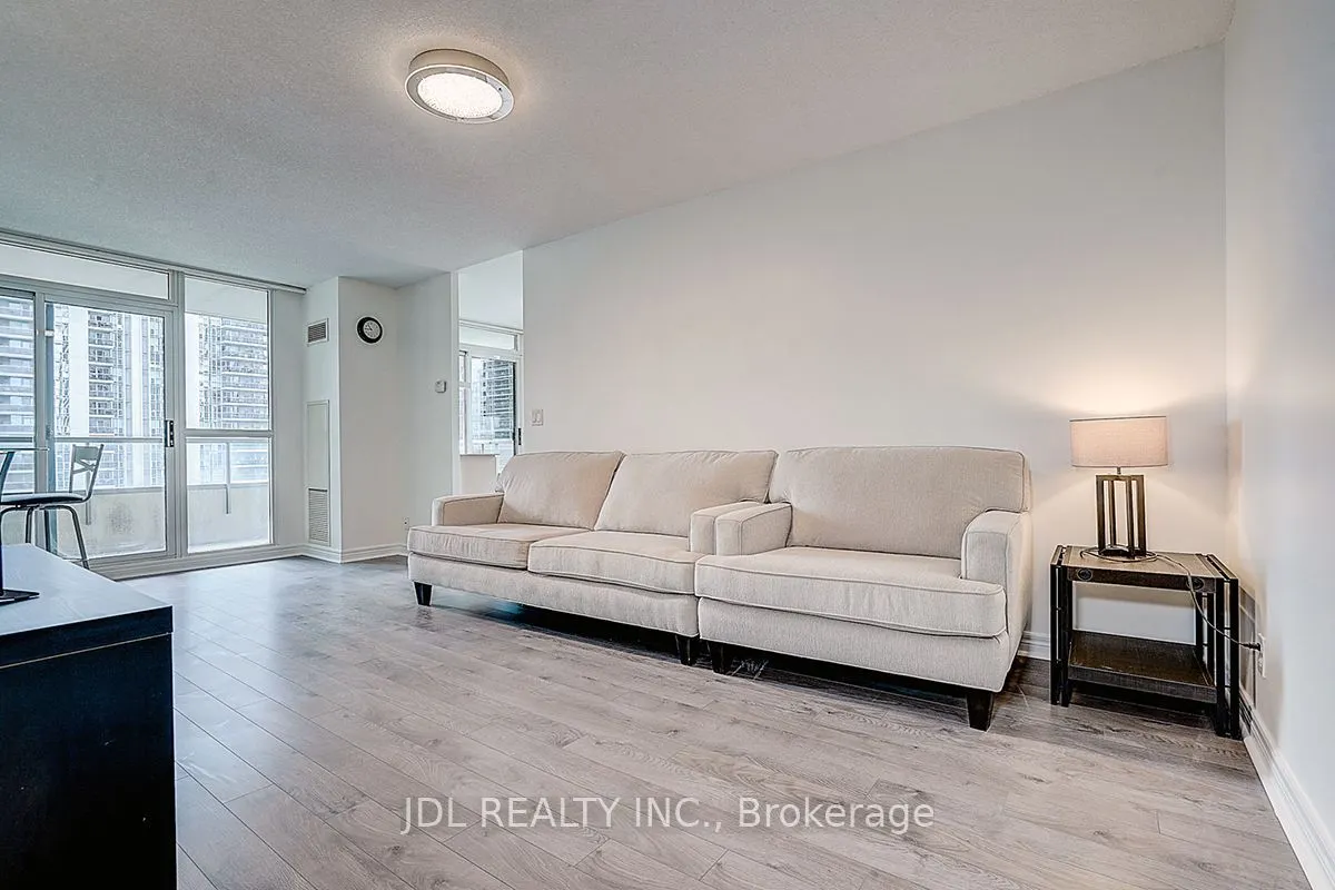 23 Hollywood Avenue #1202