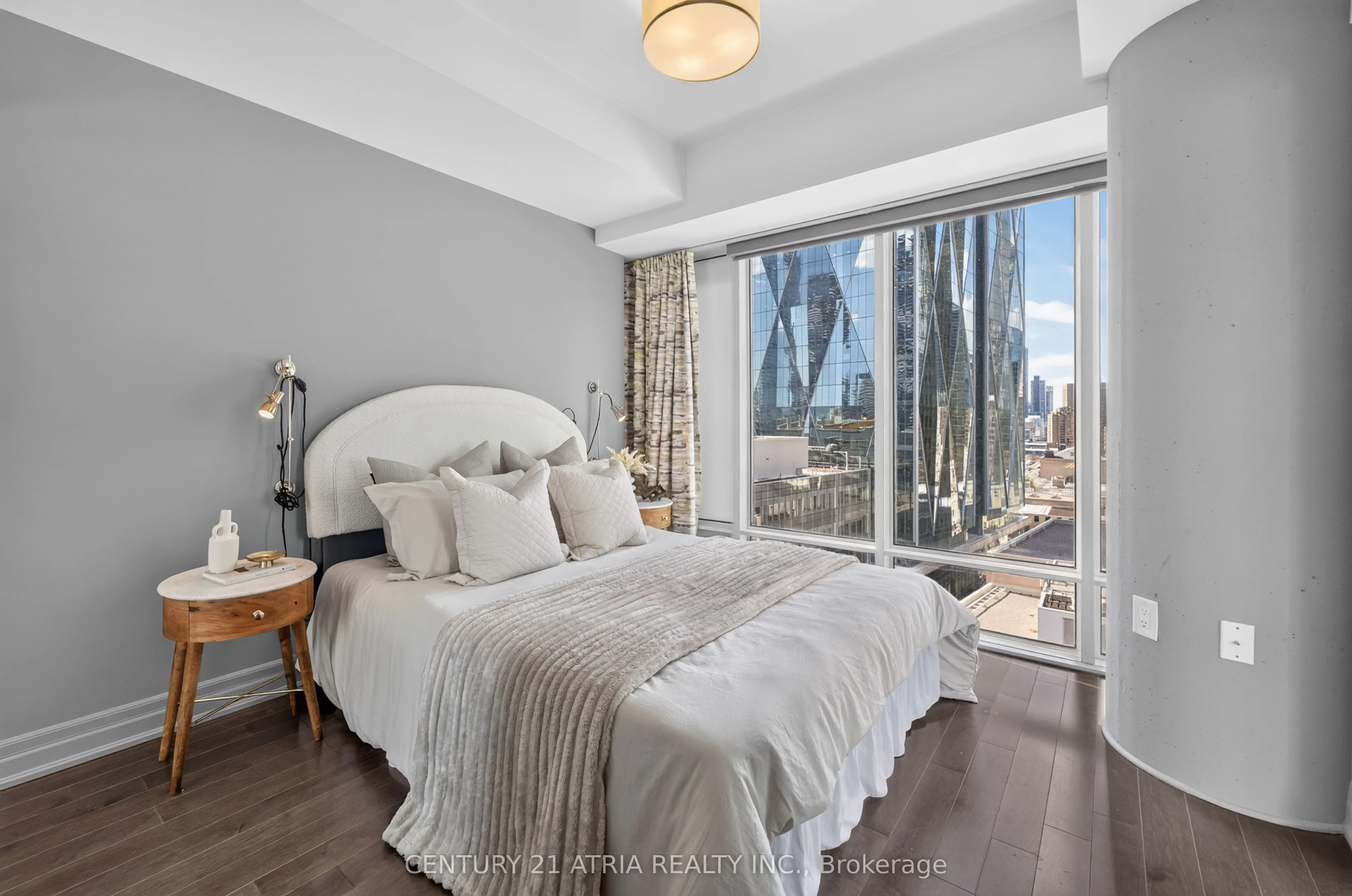 8 The Esplanade #1605