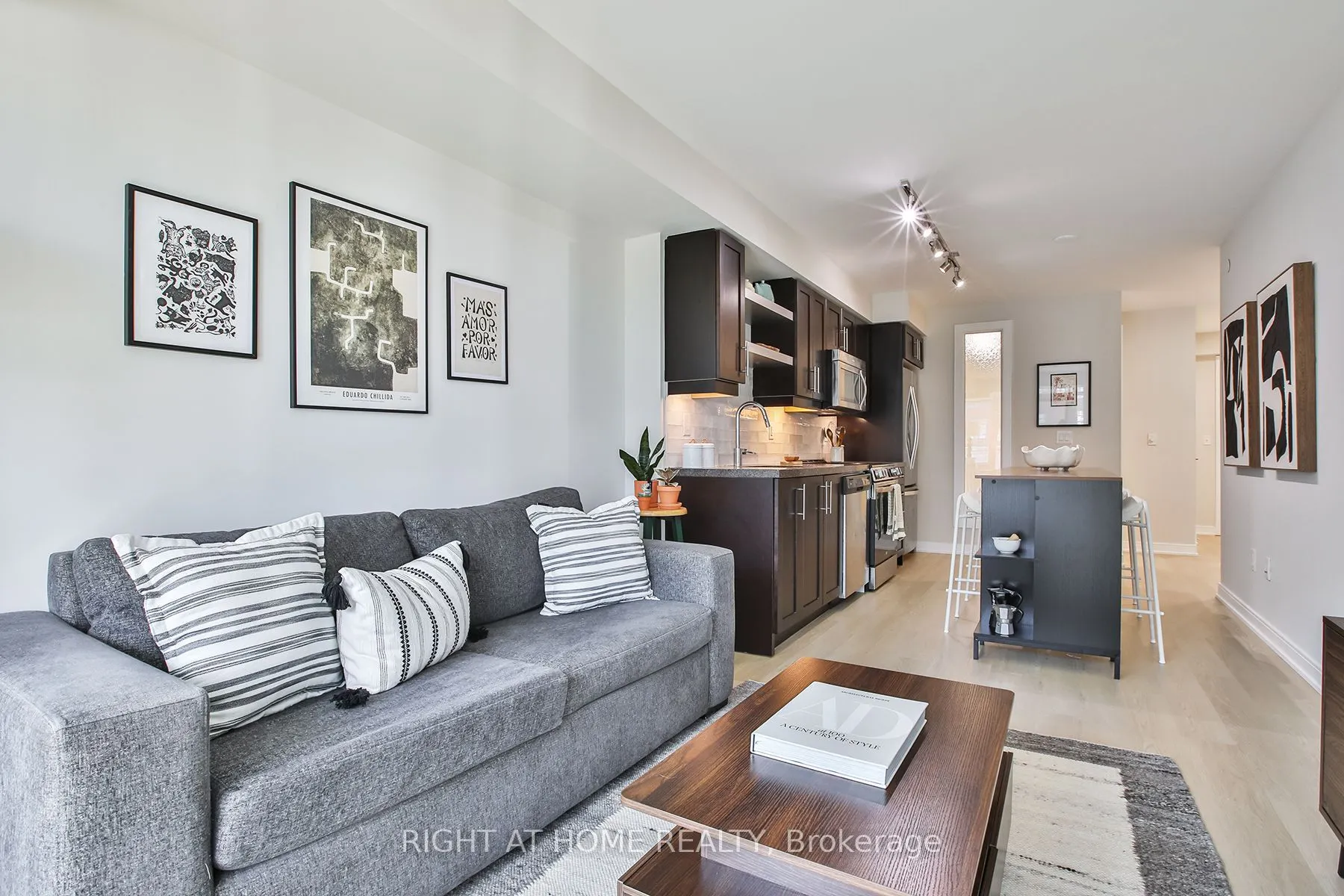 525 Adelaide Street W #1623