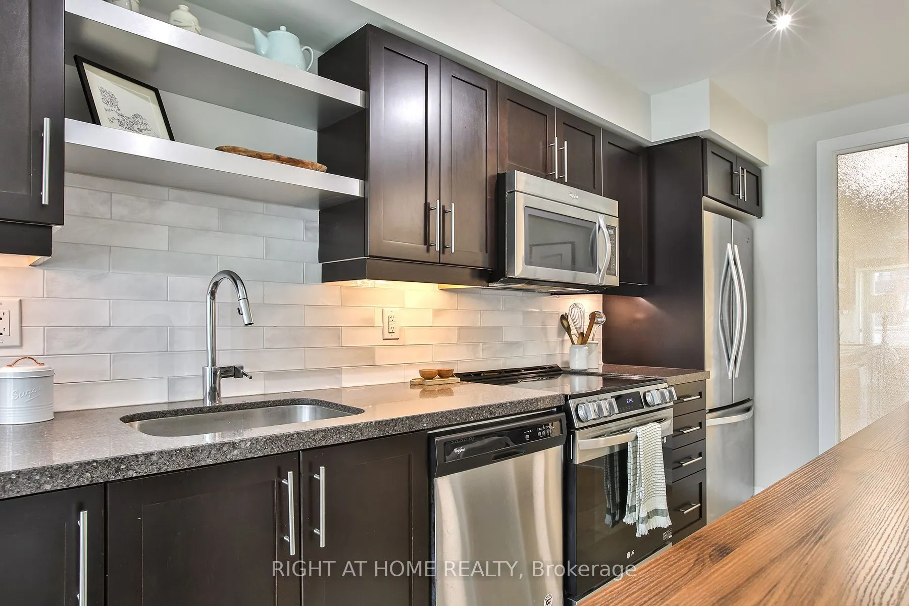 525 Adelaide Street W #1623