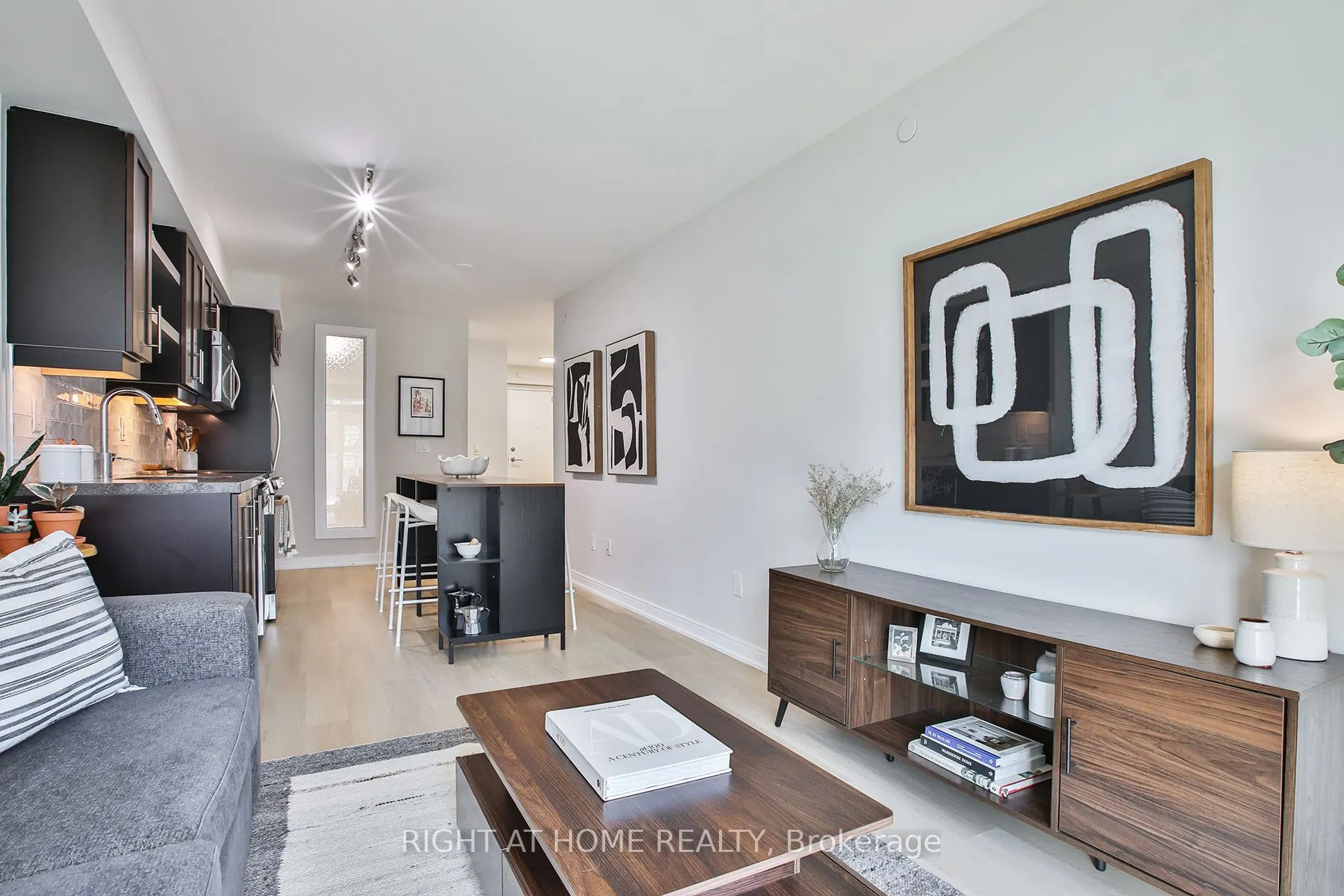 525 Adelaide Street W #1623