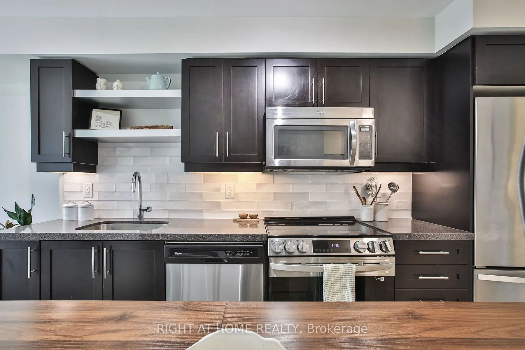 525 Adelaide Street W #1623