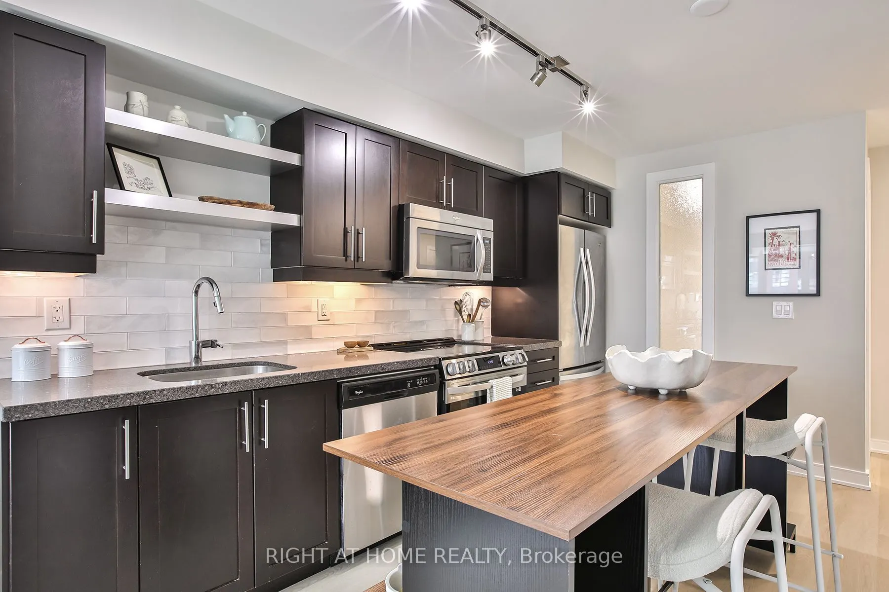 525 Adelaide Street W #1623