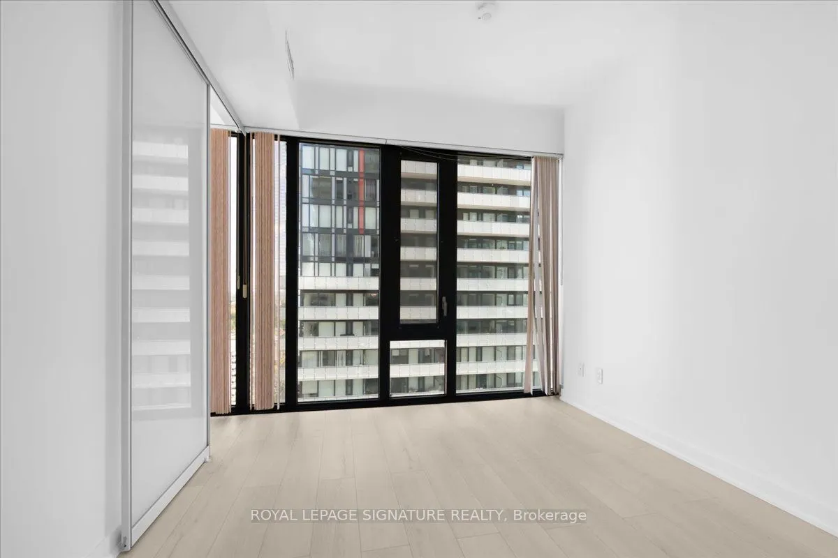 161 Roehampton Avenue #1805