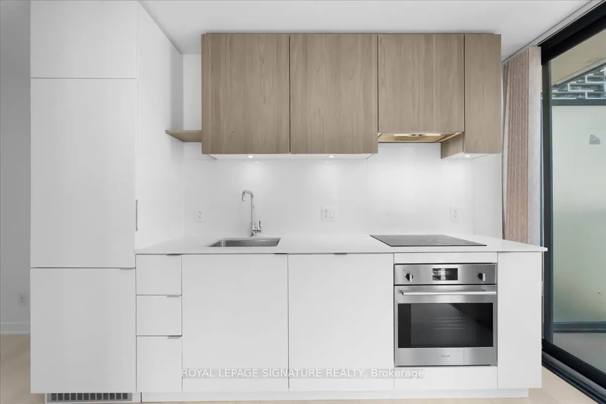 161 Roehampton Avenue #1805