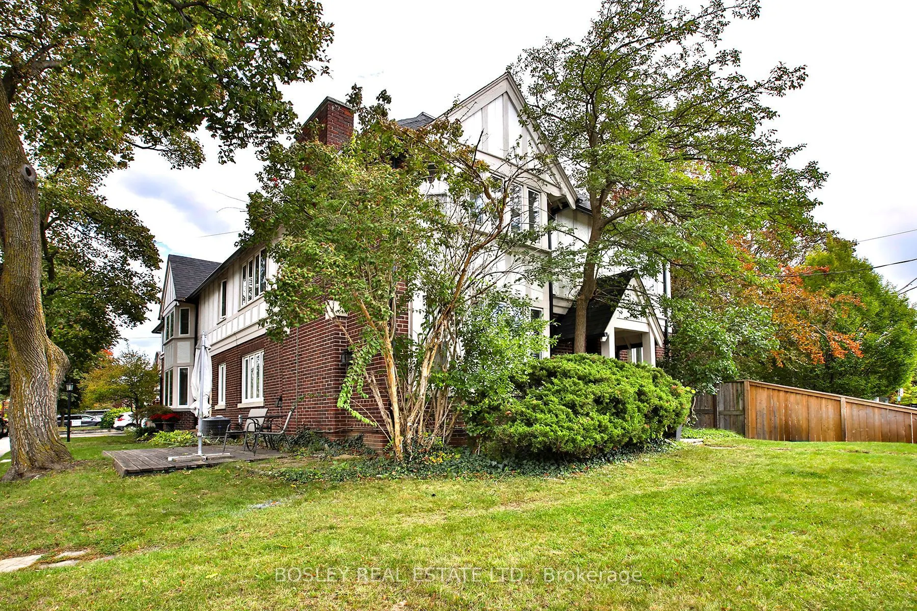 1393 Avenue Road