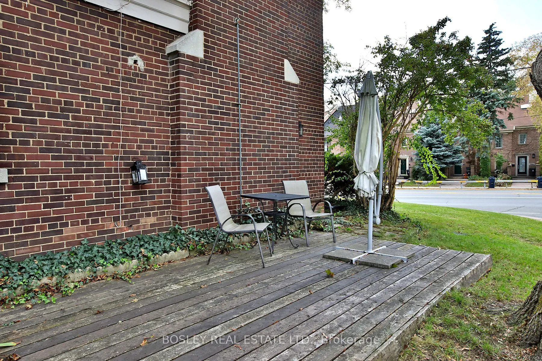 1393 Avenue Road