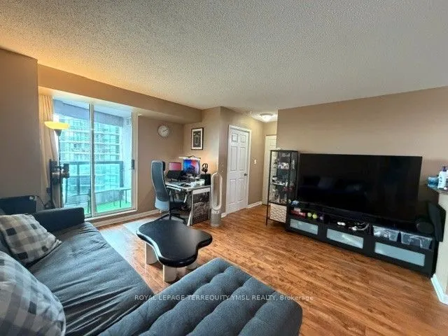 23 Lorraine Drive #1809