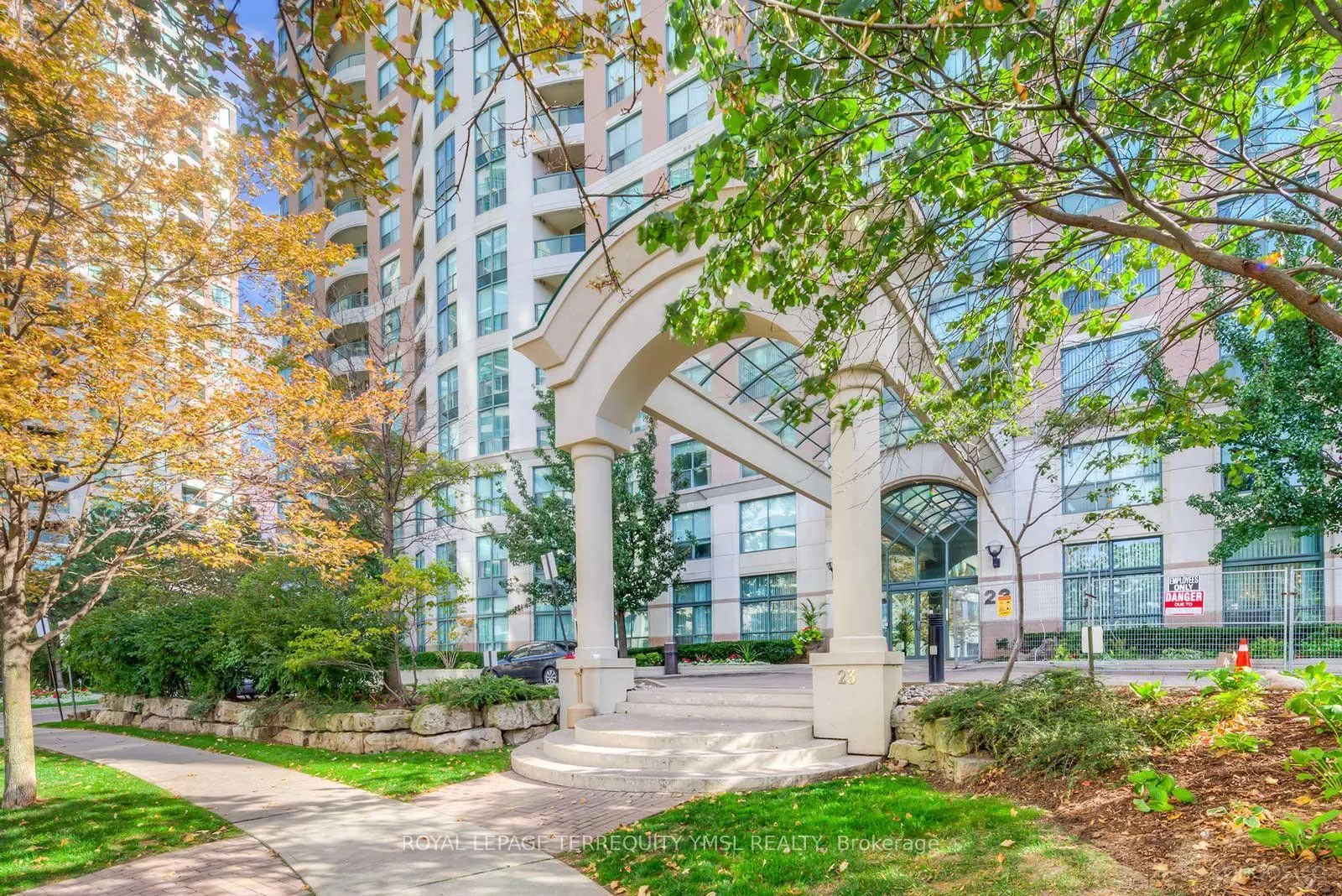 23 Lorraine Drive #1809