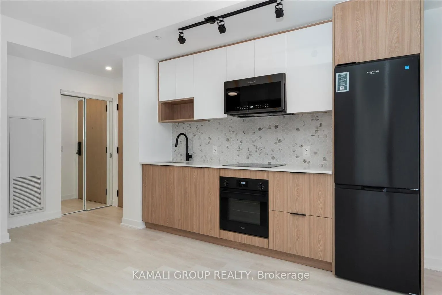 5 Defries Street #2713