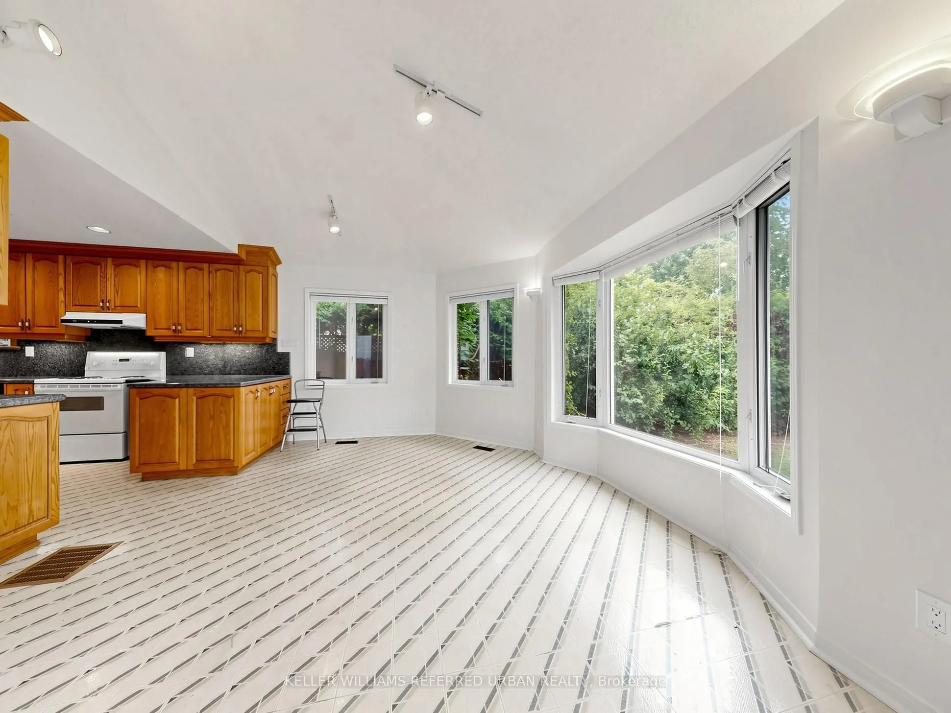 82 Crossbow Crescent