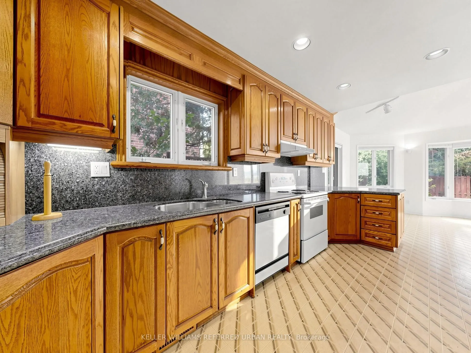 82 Crossbow Crescent
