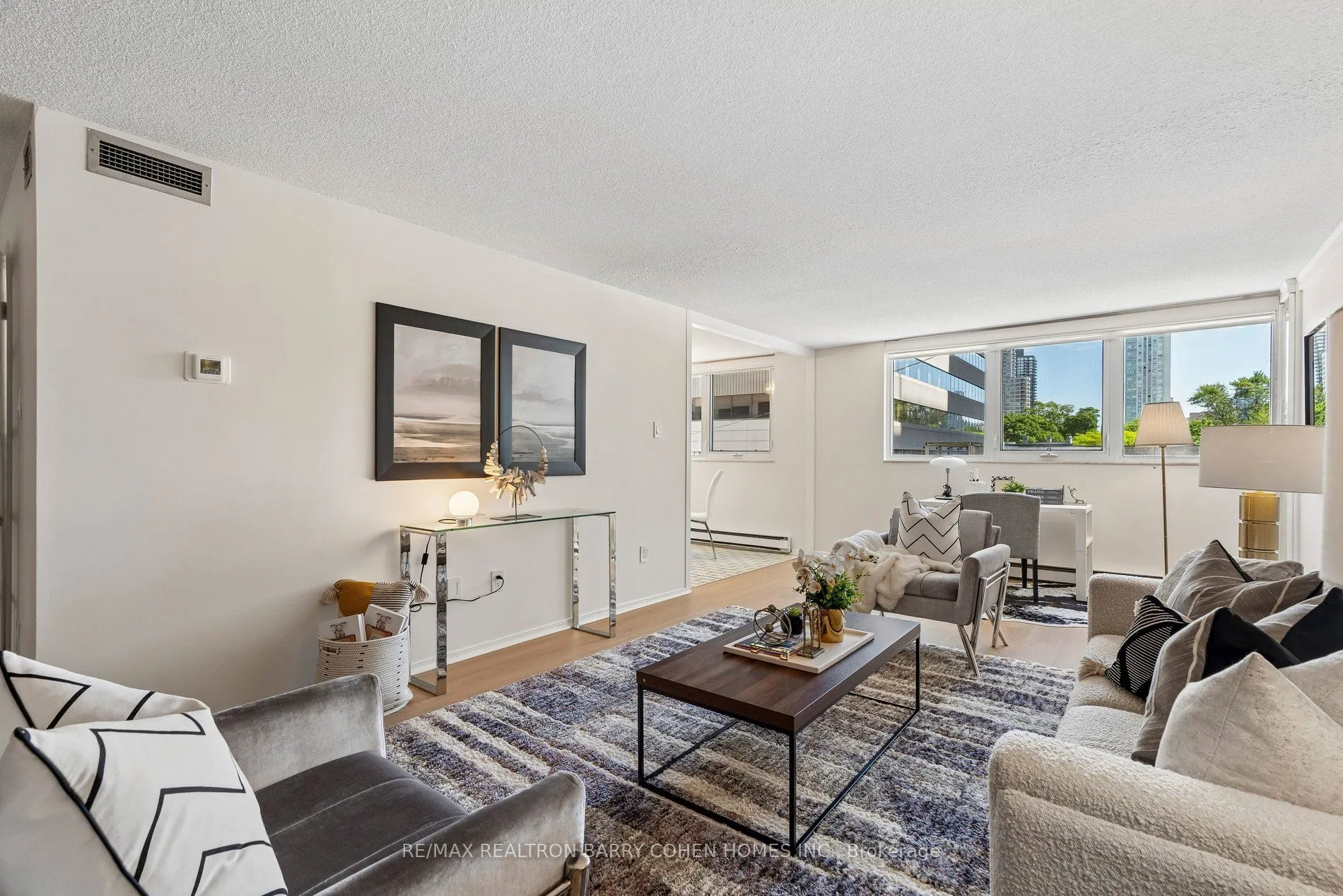 360 Bloor Street E #301