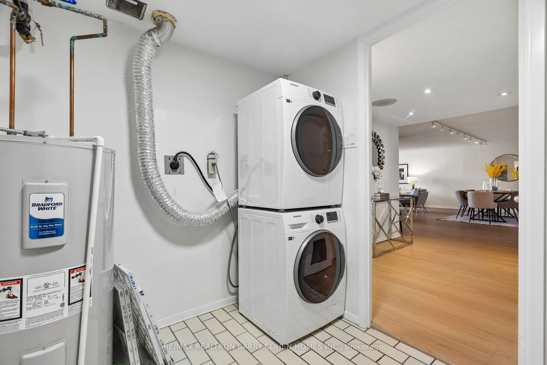 360 Bloor Street E #301