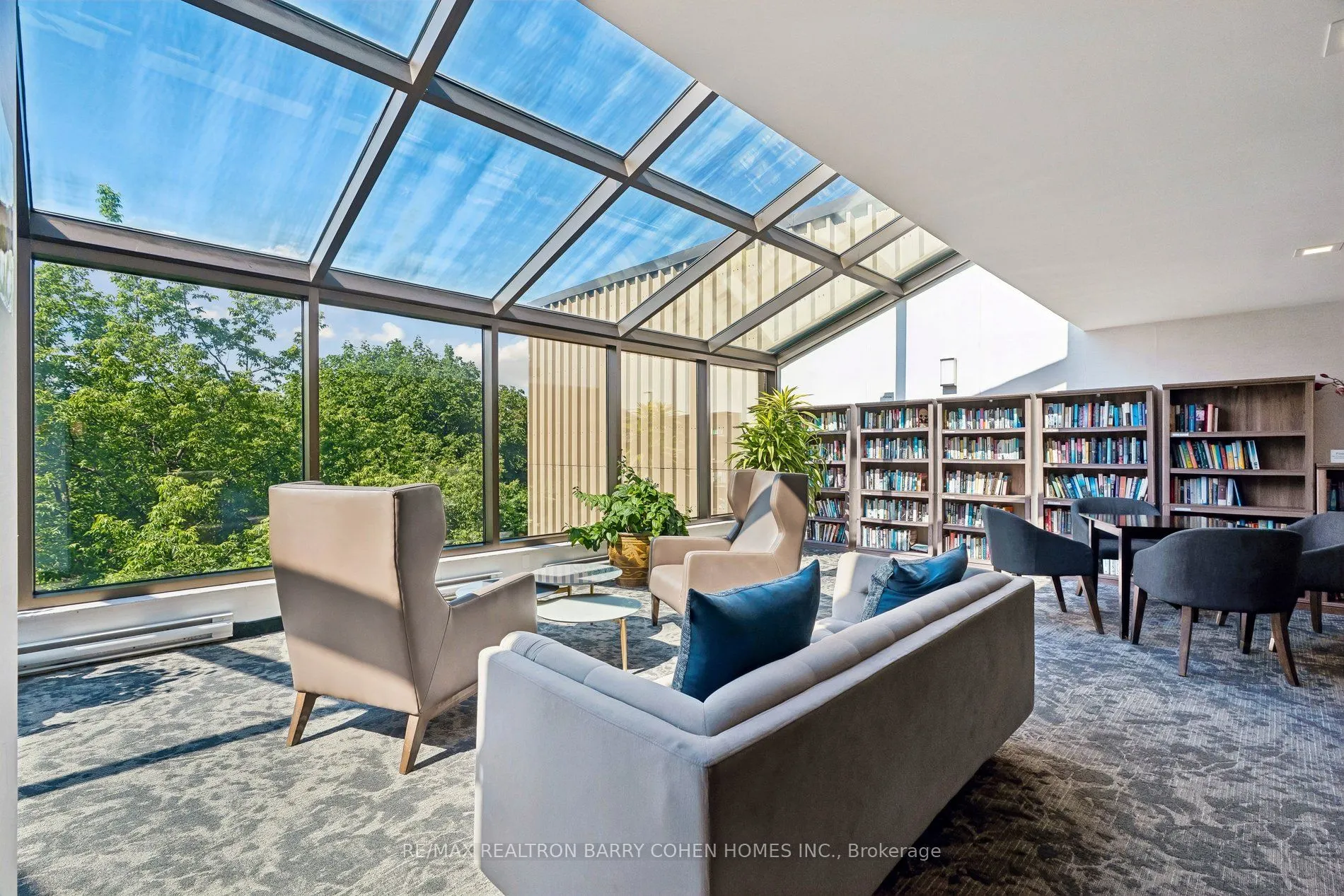 360 Bloor Street E #301