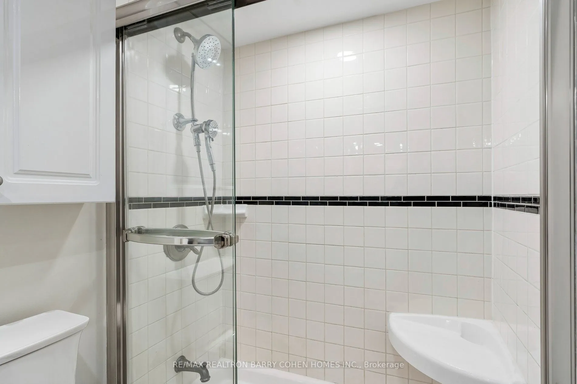 360 Bloor Street E #301