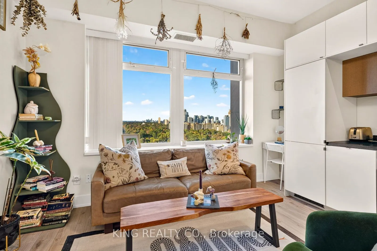 111 St Clair Avenue W #1626