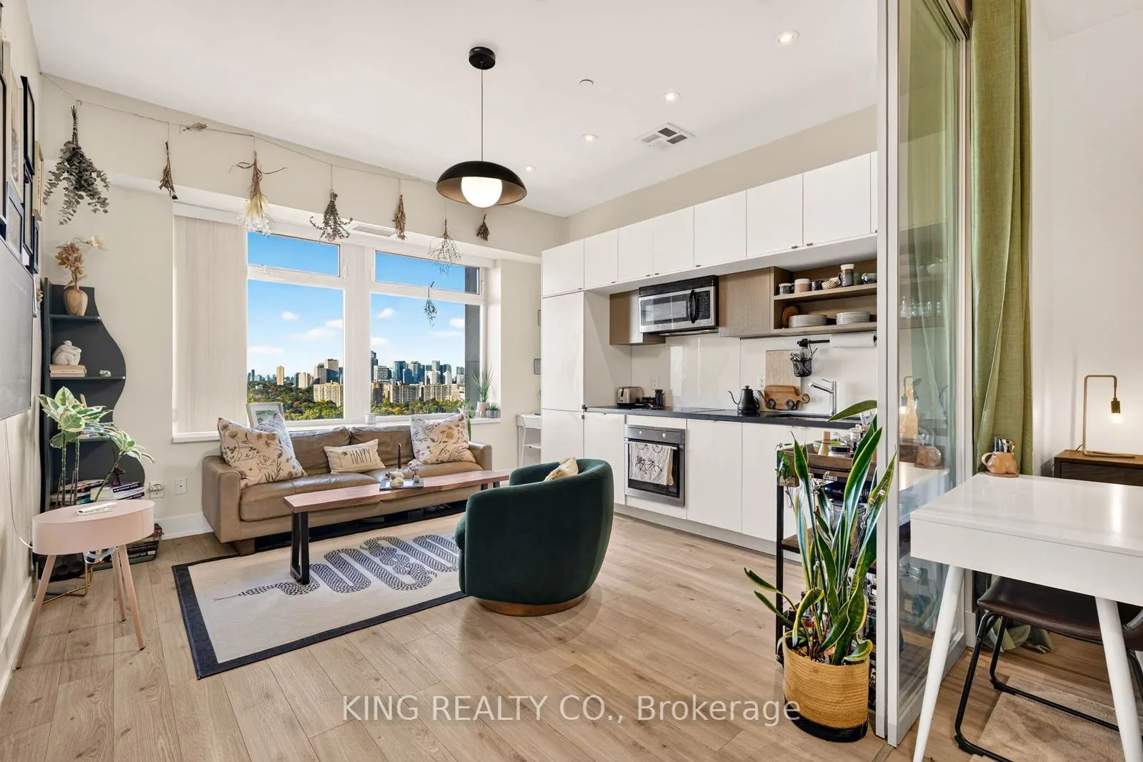 111 St Clair Avenue W #1626