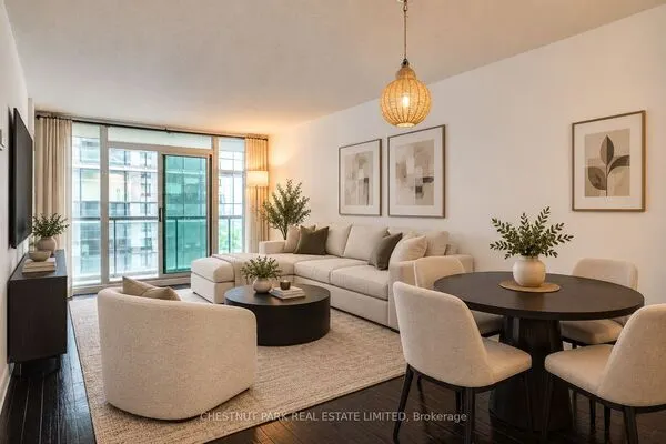 30 Grand Trunk Crescent