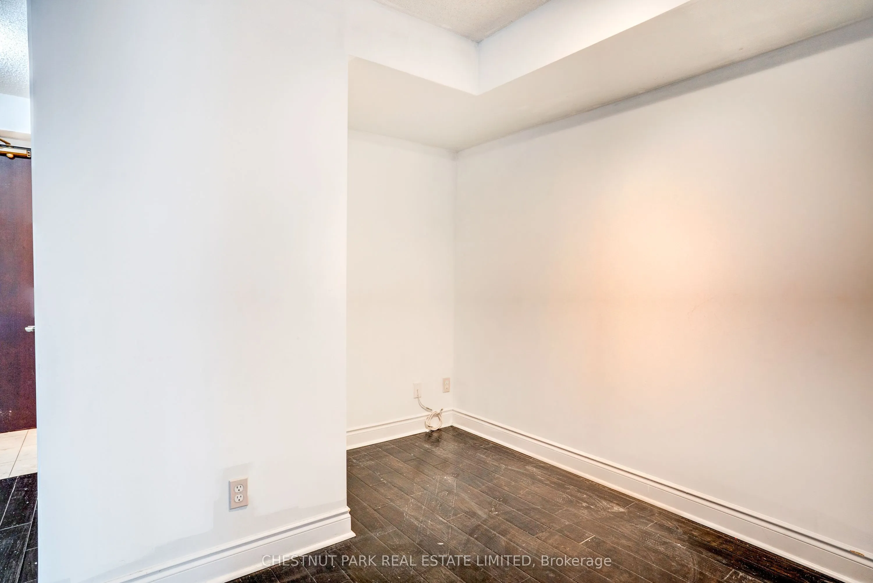 30 Grand Trunk Crescent #1008
