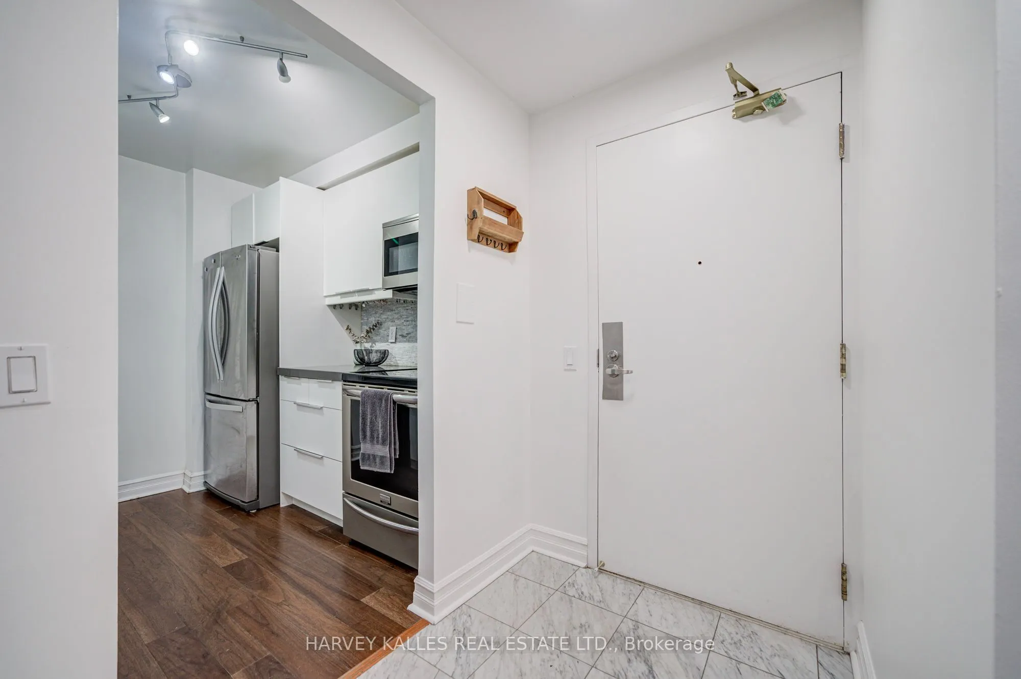 5 Rosehill Avenue #910