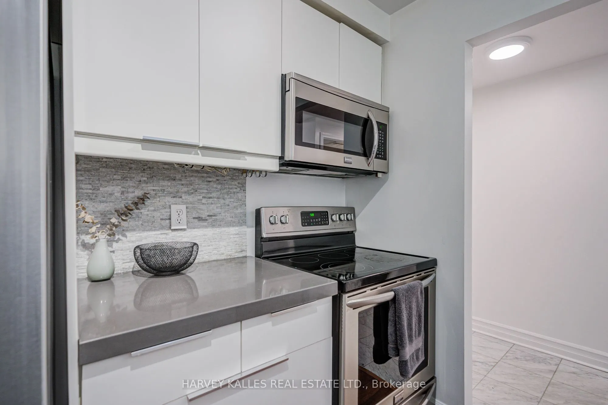 5 Rosehill Avenue #910