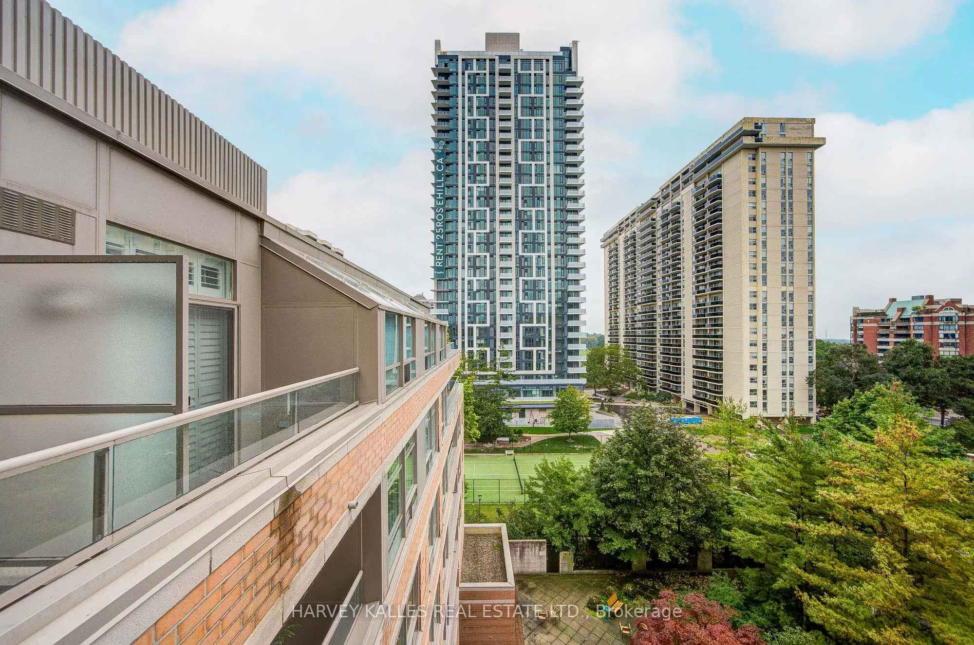 5 Rosehill Avenue #910