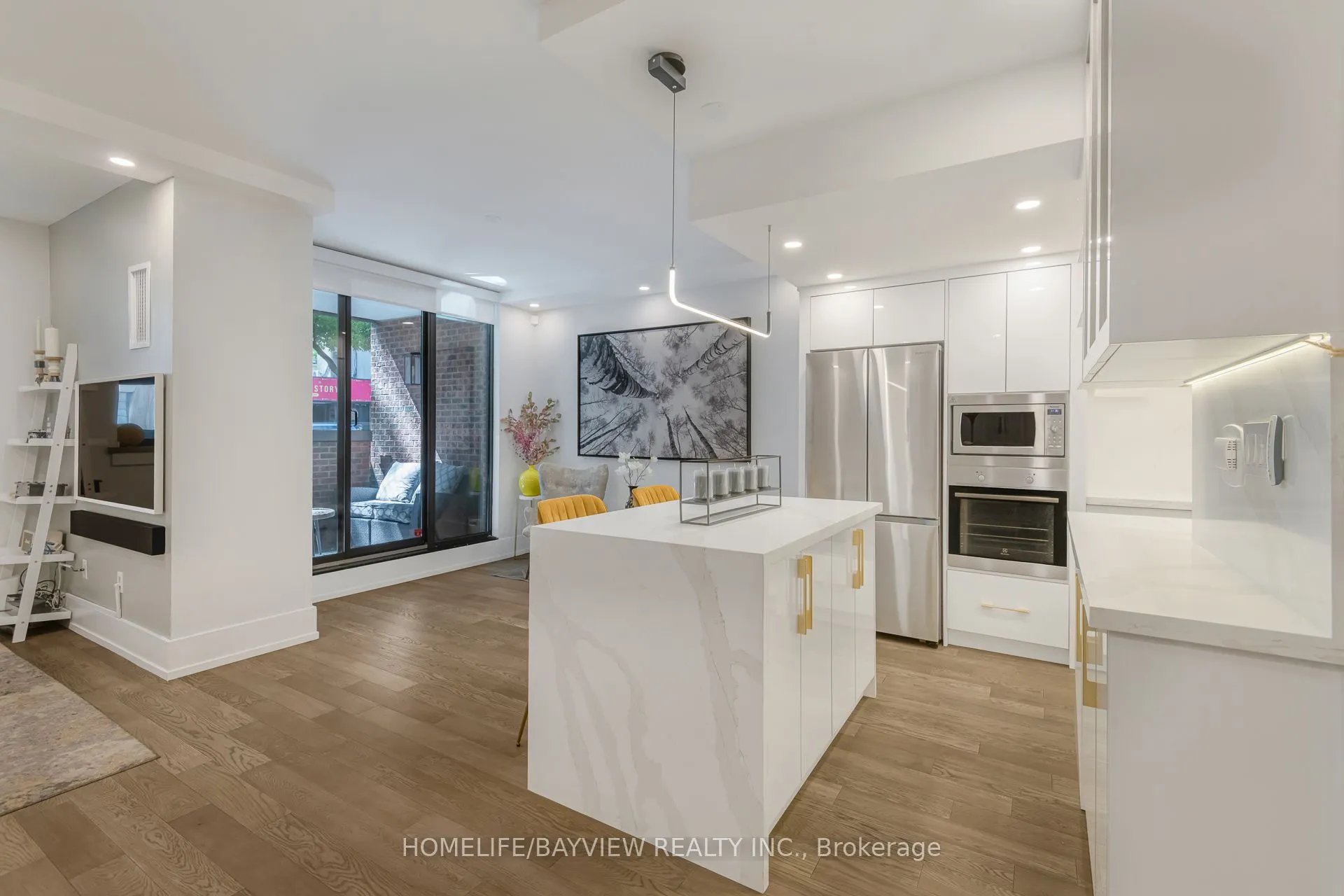 15 Mcmurrich Street #108