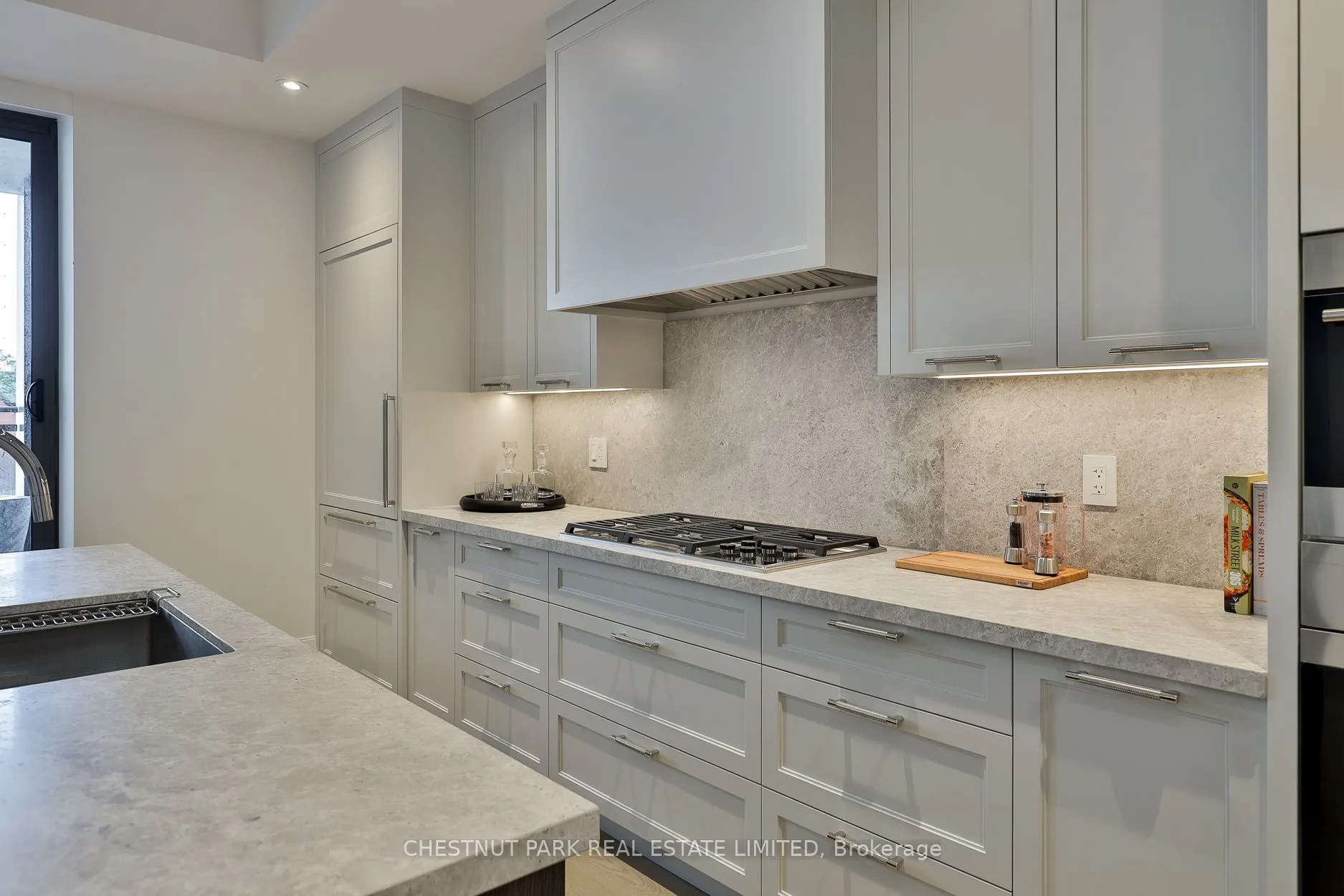 10 Prince Arthur Avenue #301