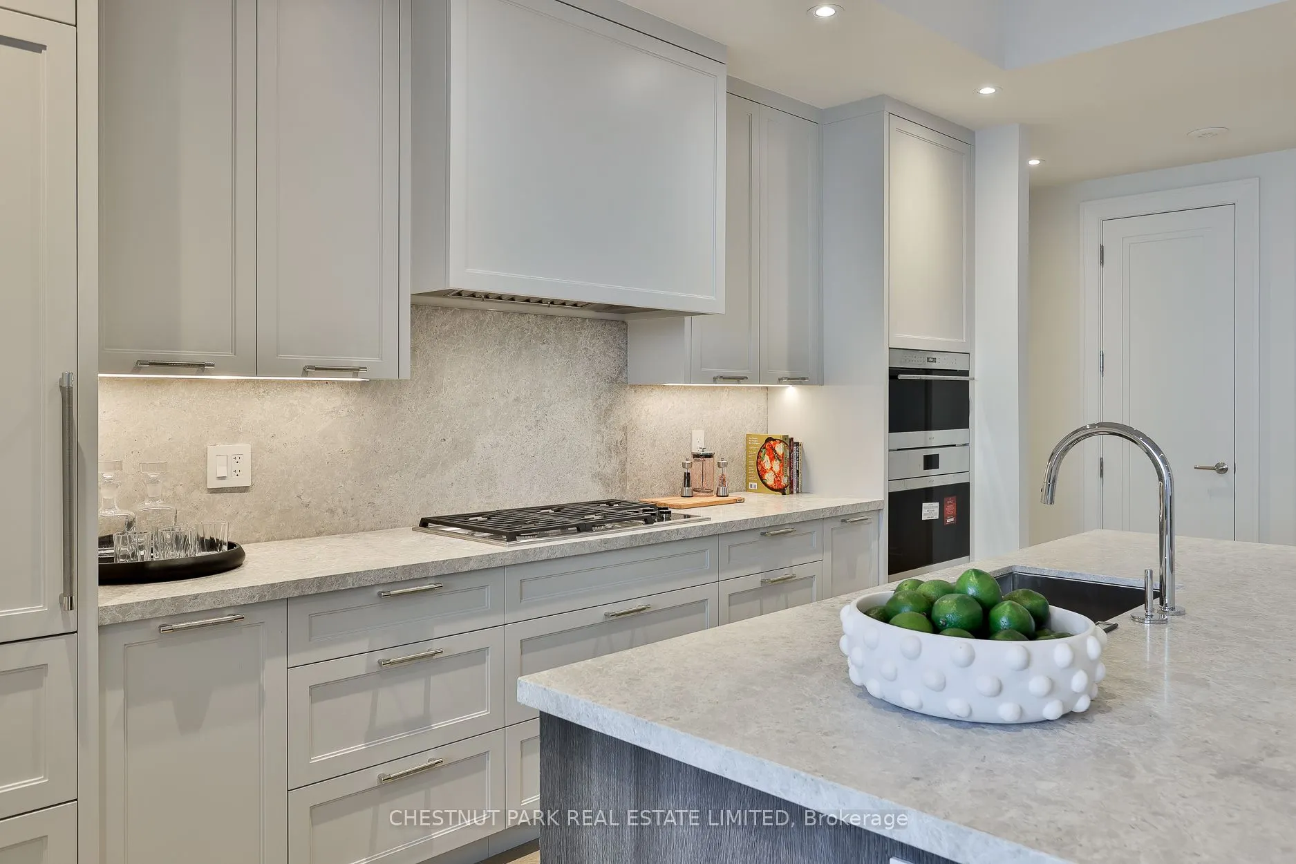 10 Prince Arthur Avenue #301