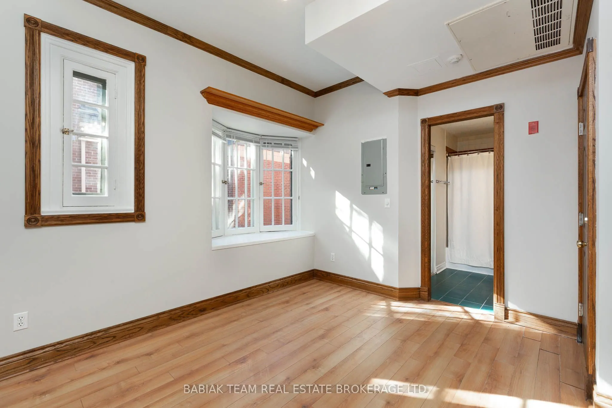 228 St. George Street #5