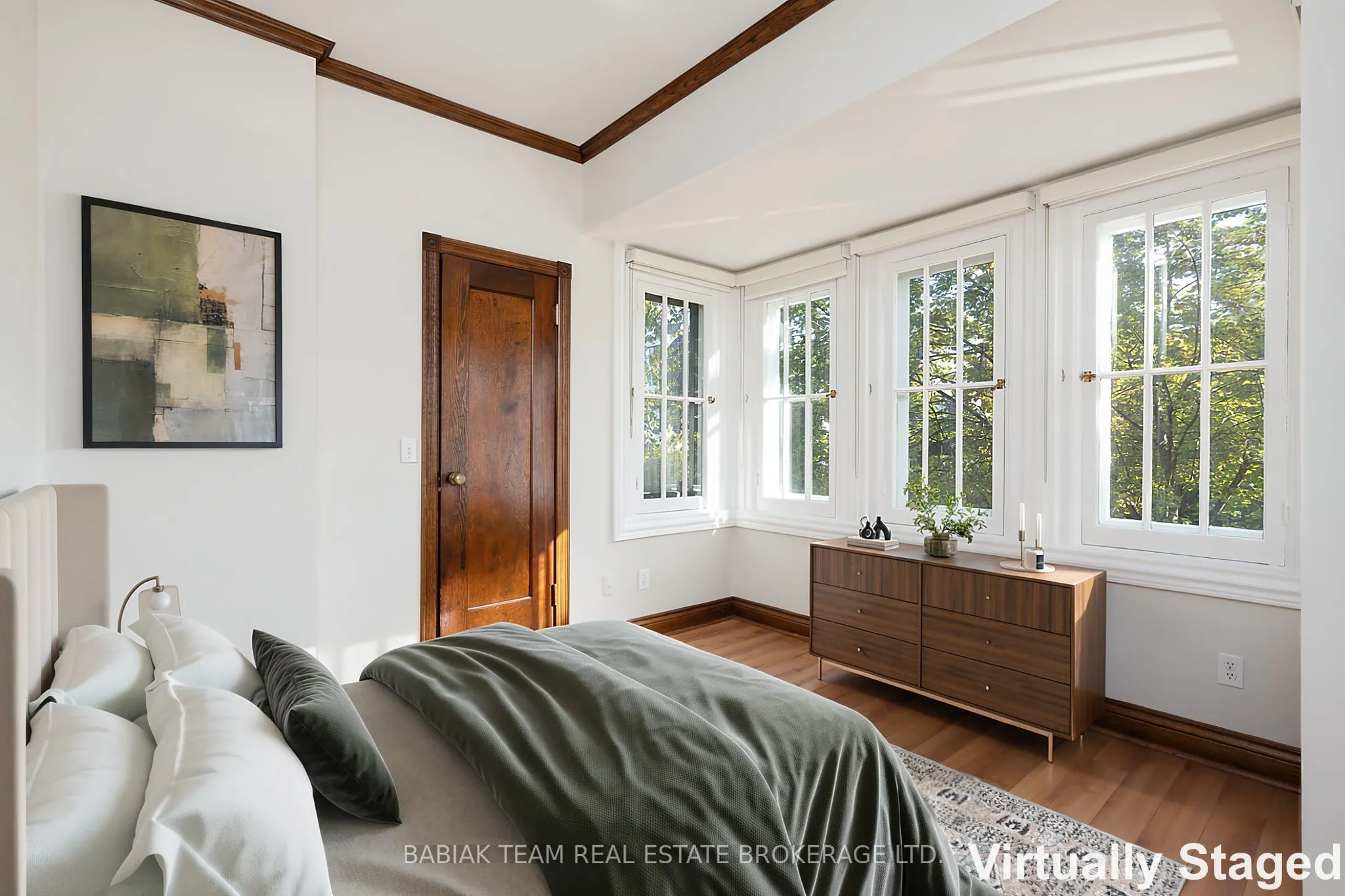 228 St. George Street #5