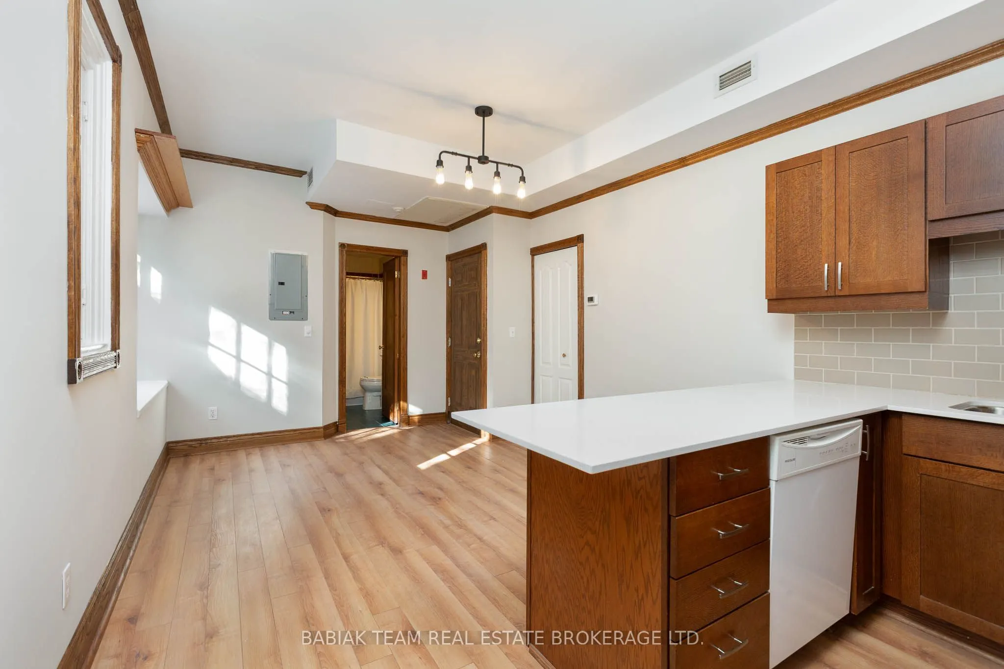 228 St. George Street #5