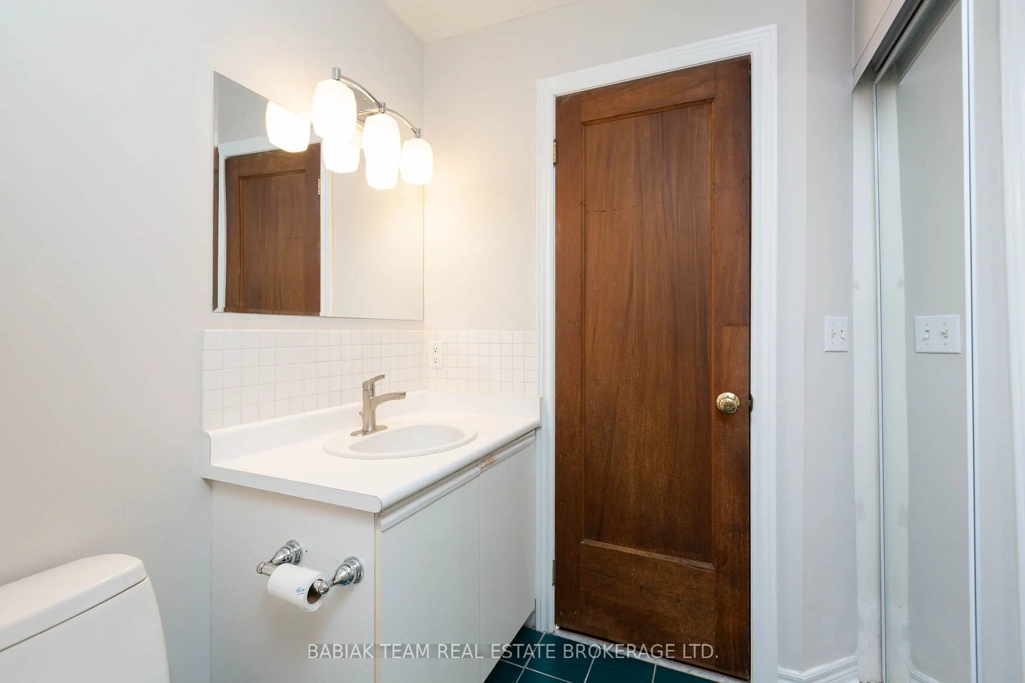 228 St. George Street #5